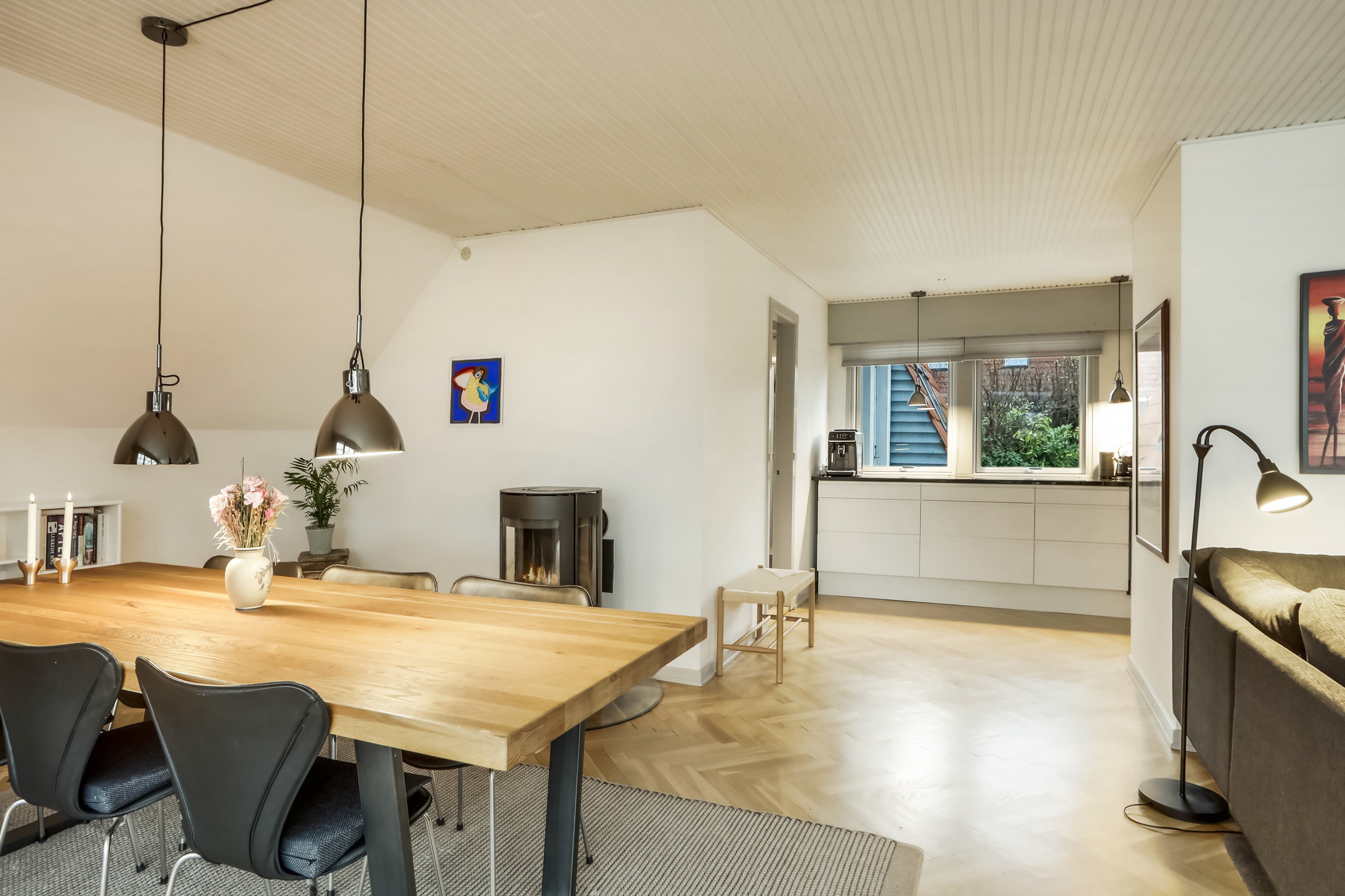 Fremhævet stue billede i fuldskærmstilstand. Billede af Hårbyvej 4, 2740 Skovlunde