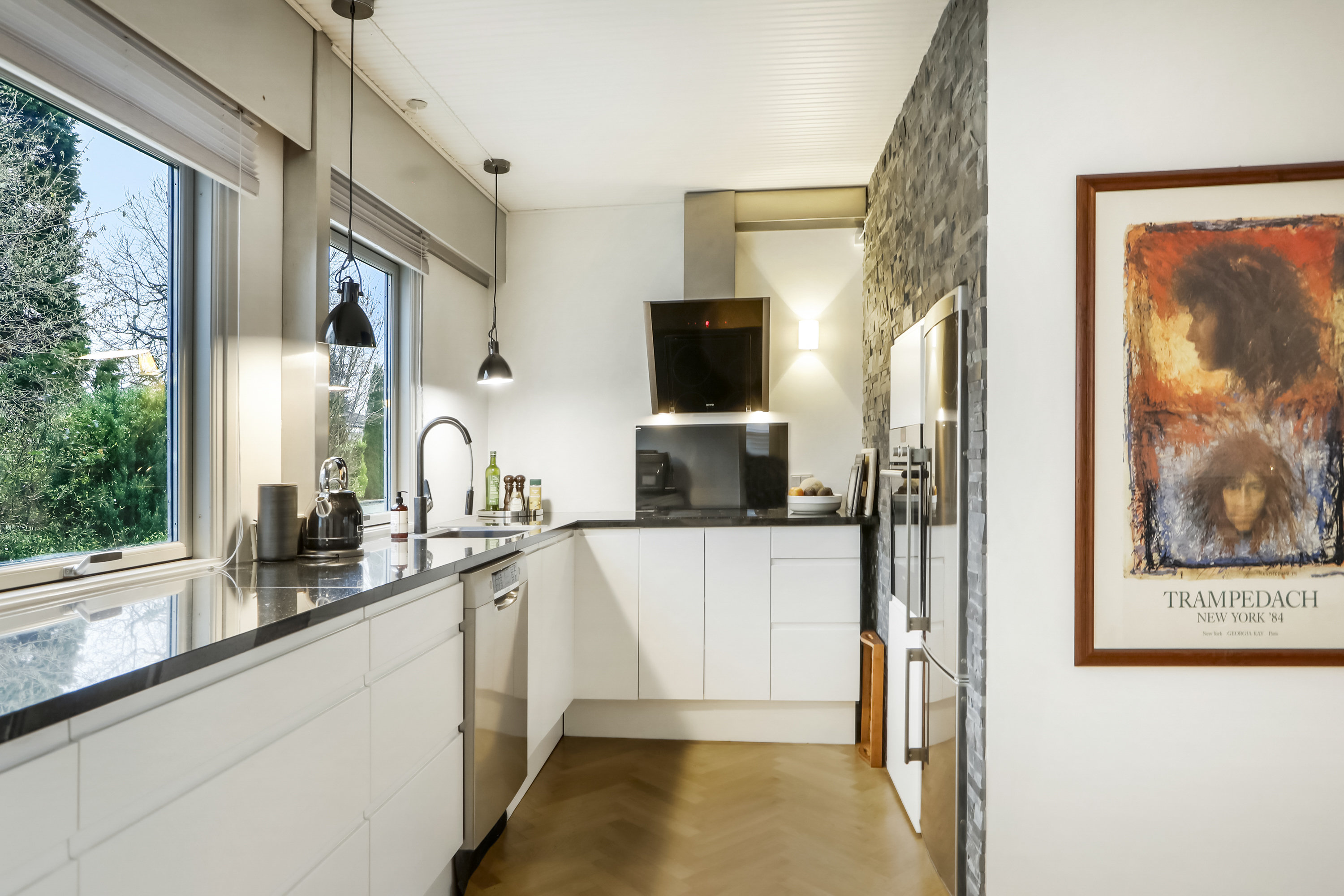 Fremhævet køkken billede i fuldskærmstilstand. Billede af Hårbyvej 4, 2740 Skovlunde