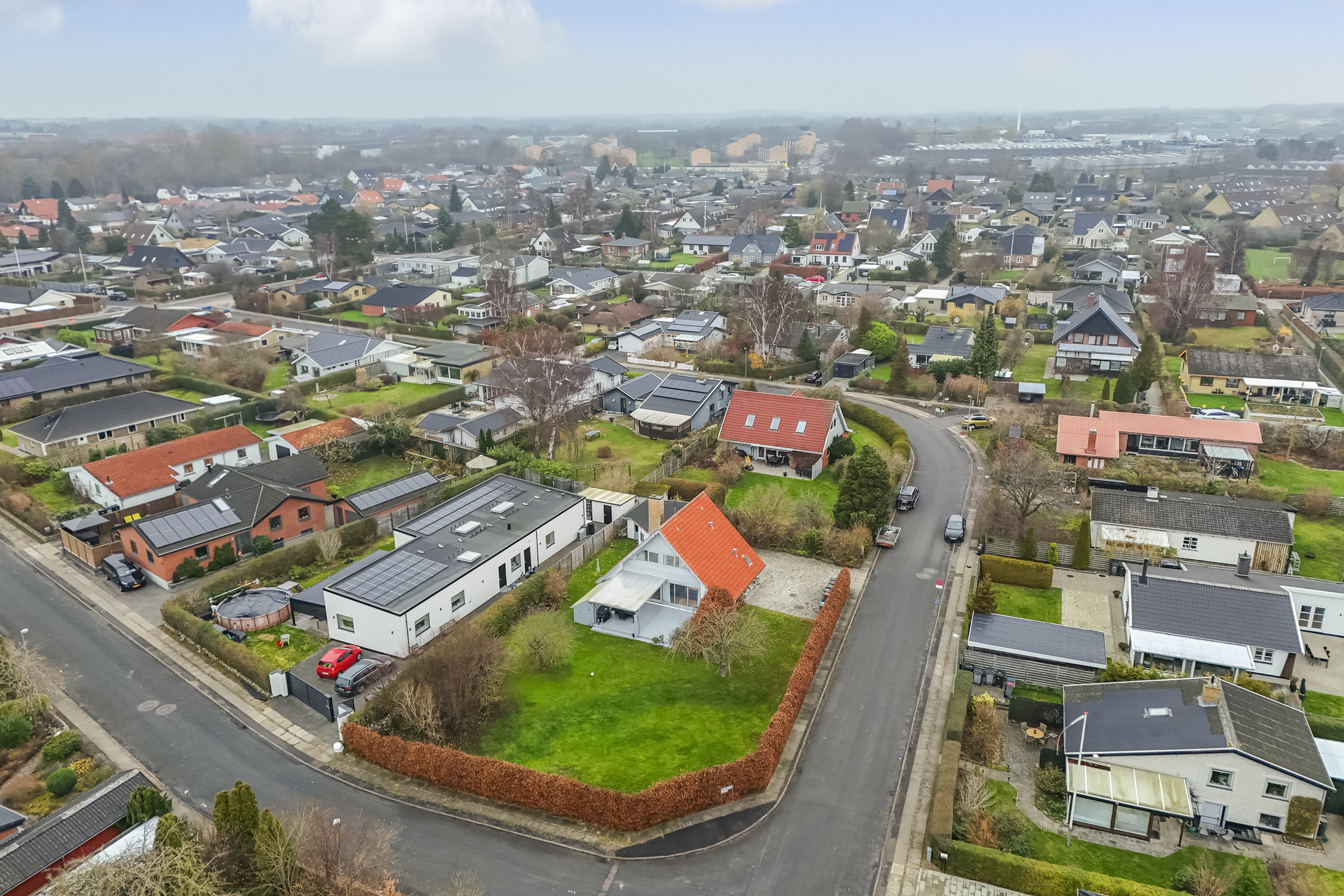 Fremhævet set fra oven billede i fuldskærmstilstand. Billede af Hårbyvej 4, 2740 Skovlunde