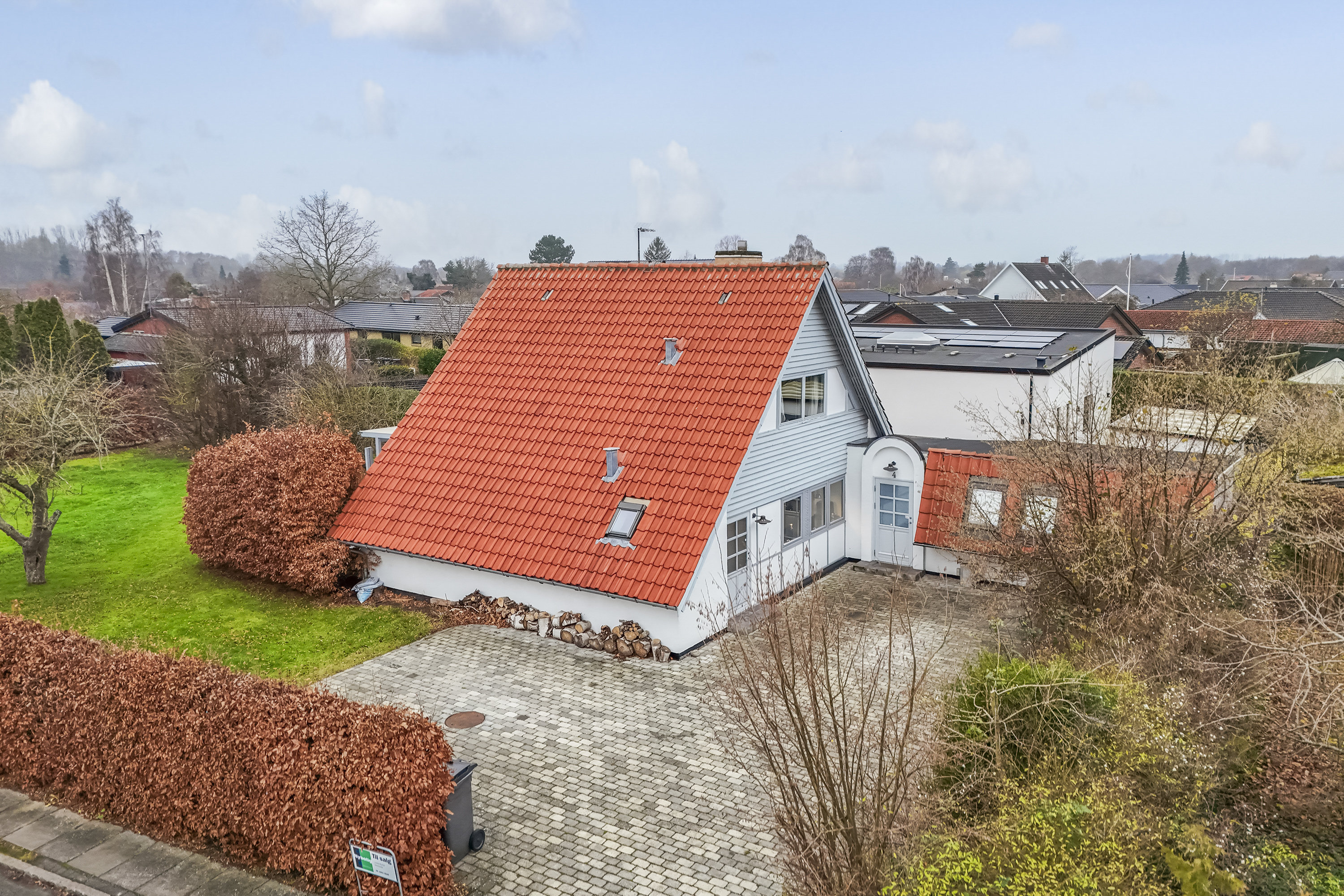 Fremhævet set fra oven billede i fuldskærmstilstand. Billede af Hårbyvej 4, 2740 Skovlunde