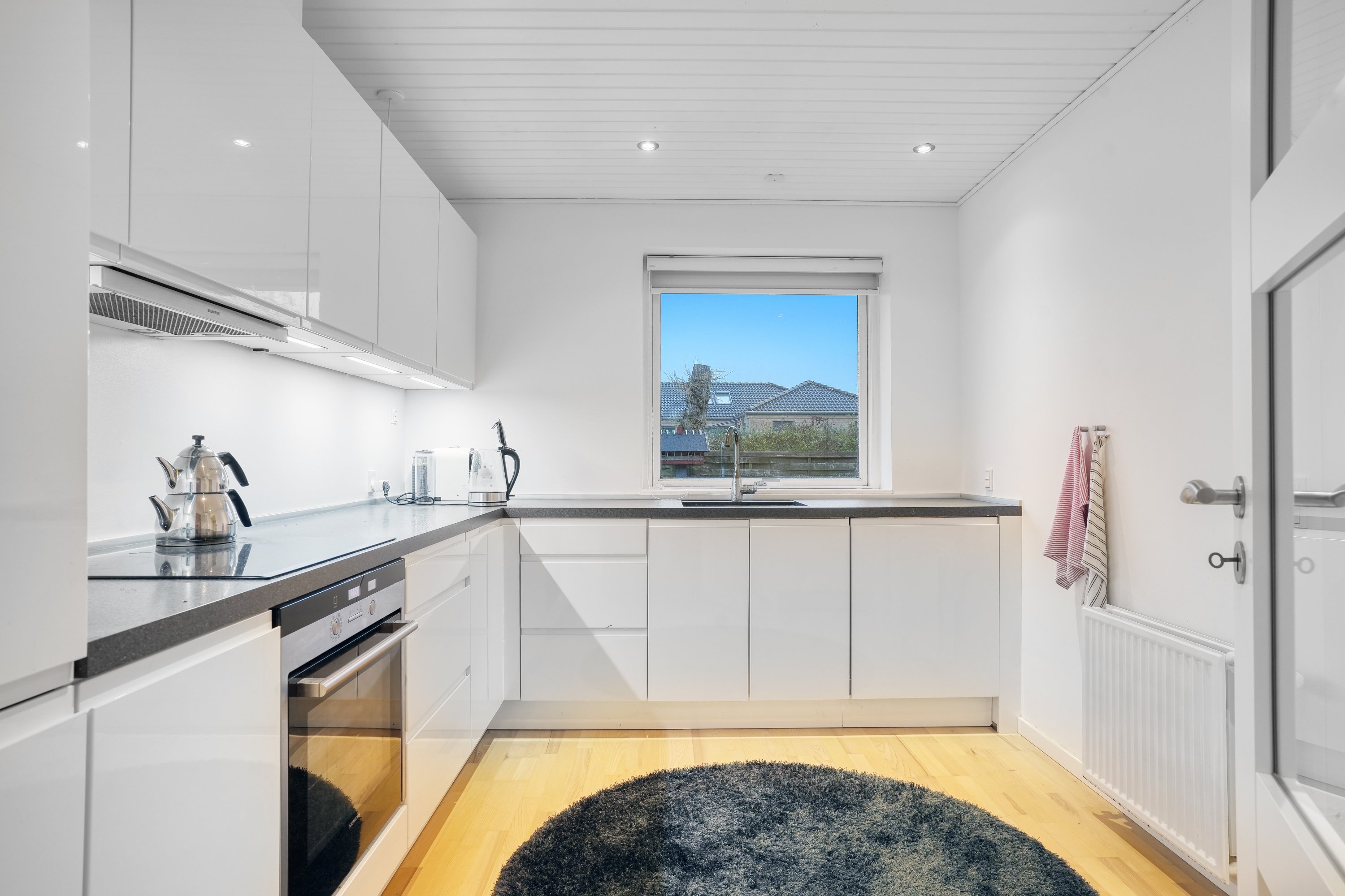 Fremhævet køkken billede i fuldskærmstilstand. Billede af Kongsgårds Alle 10, 4300 Holbæk