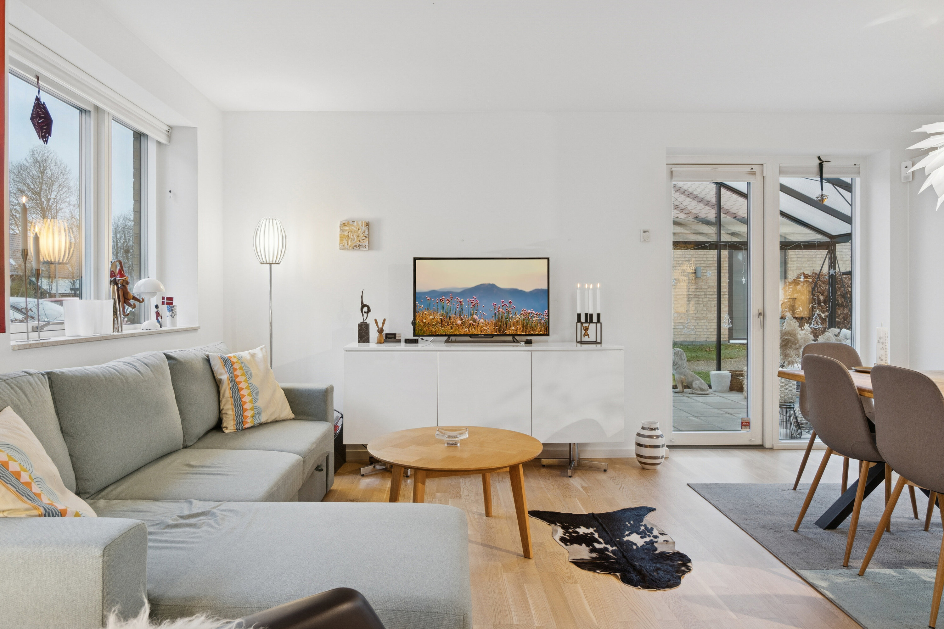 Fremhævet stue billede i fuldskærmstilstand. Billede af Irmavej 7, 2610 Rødovre