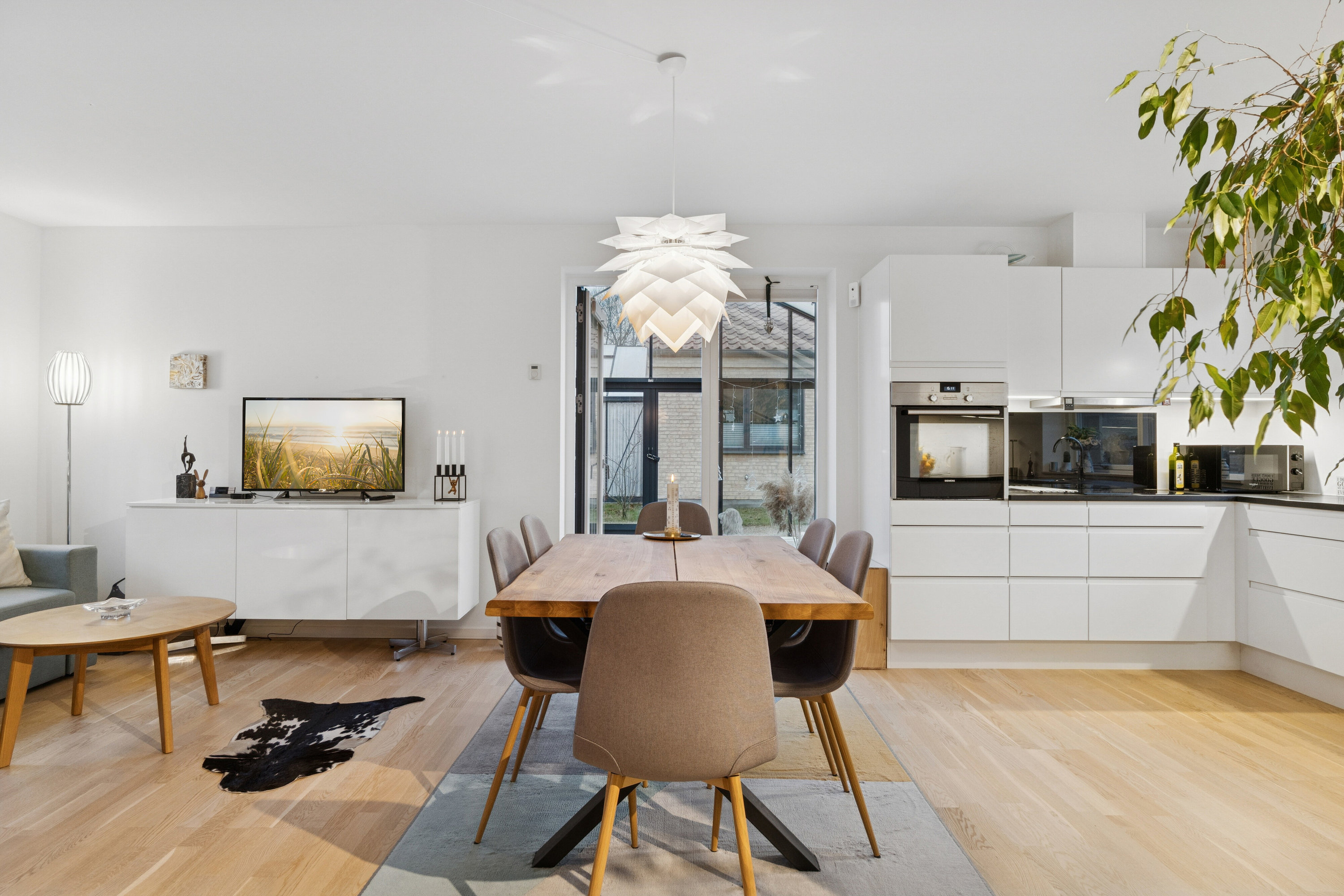 Fremhævet spisestue billede i fuldskærmstilstand. Billede af Irmavej 7, 2610 Rødovre