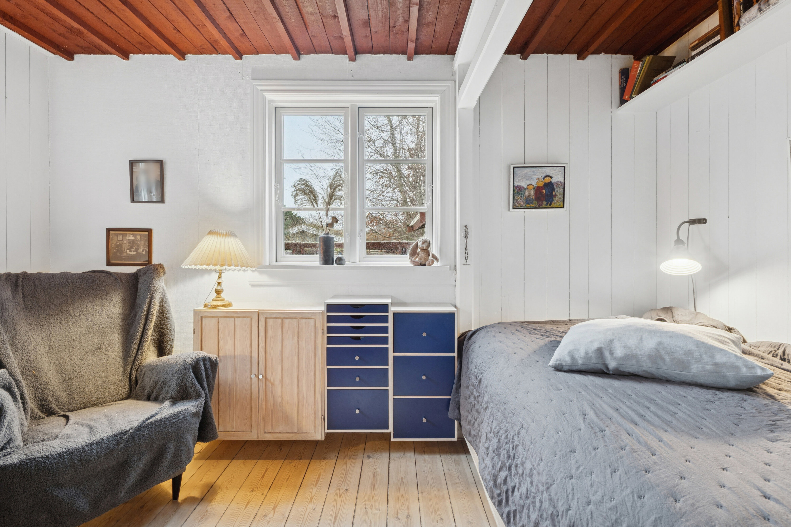 Fremhævet soveværelse billede i fuldskærmstilstand. Billede af Elmevej 3, 3250 Gilleleje