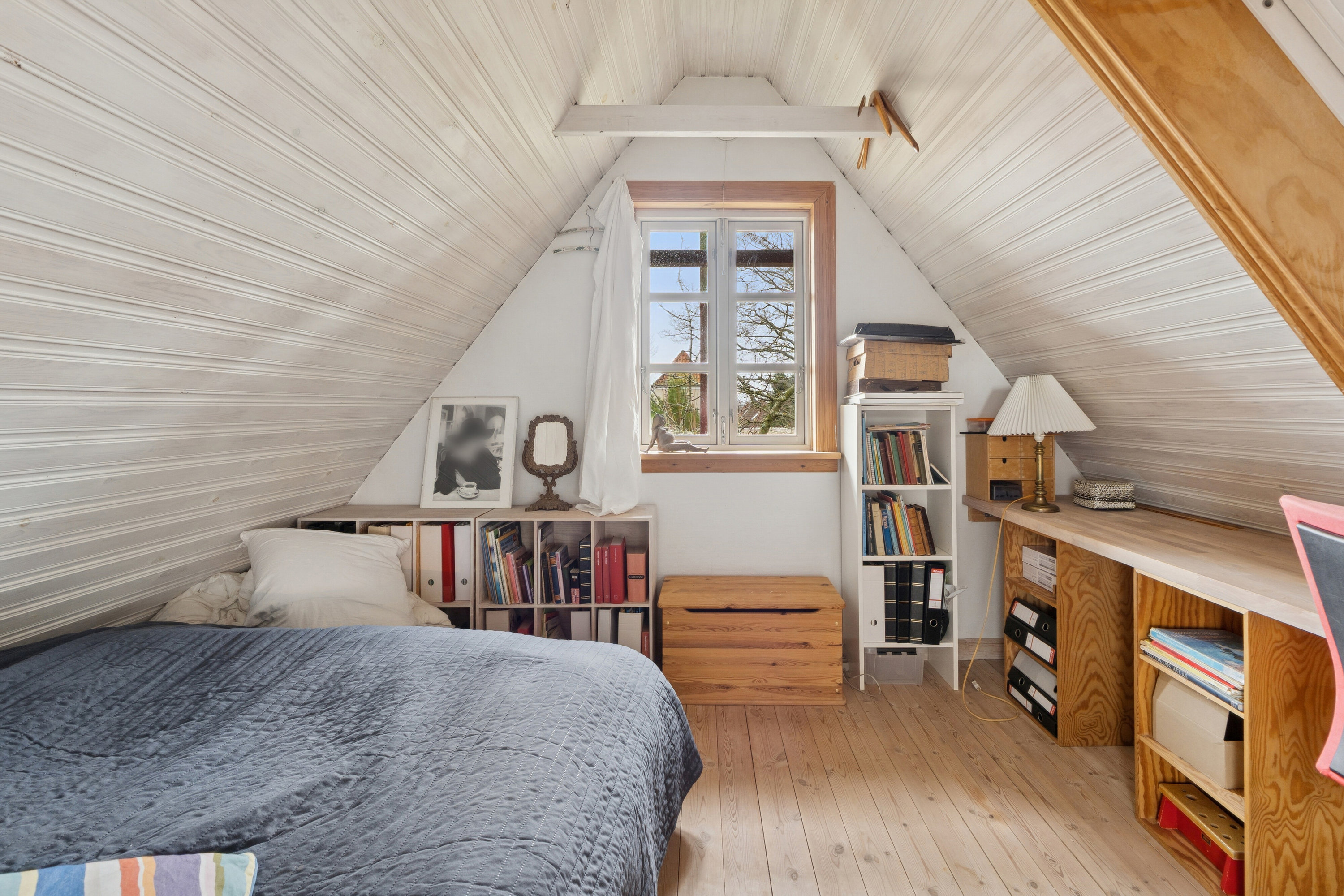 Fremhævet soveværelse billede i fuldskærmstilstand. Billede af Elmevej 3, 3250 Gilleleje