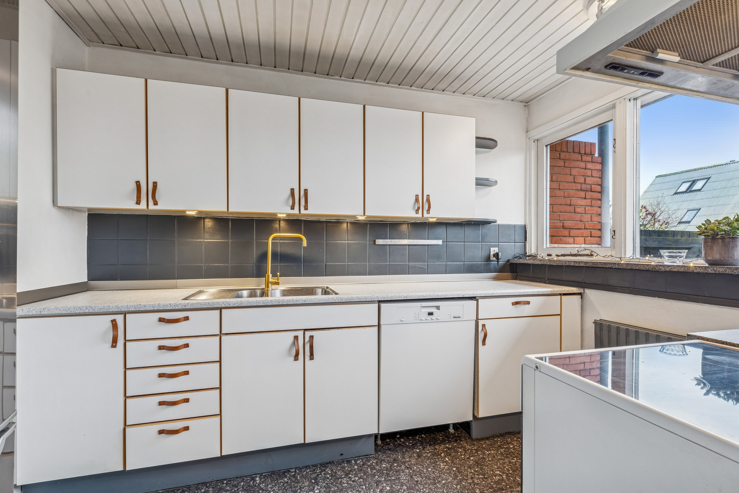 Fremhævet køkken billede i fuldskærmstilstand. Billede af Søndertoften 145, 2630 Taastrup