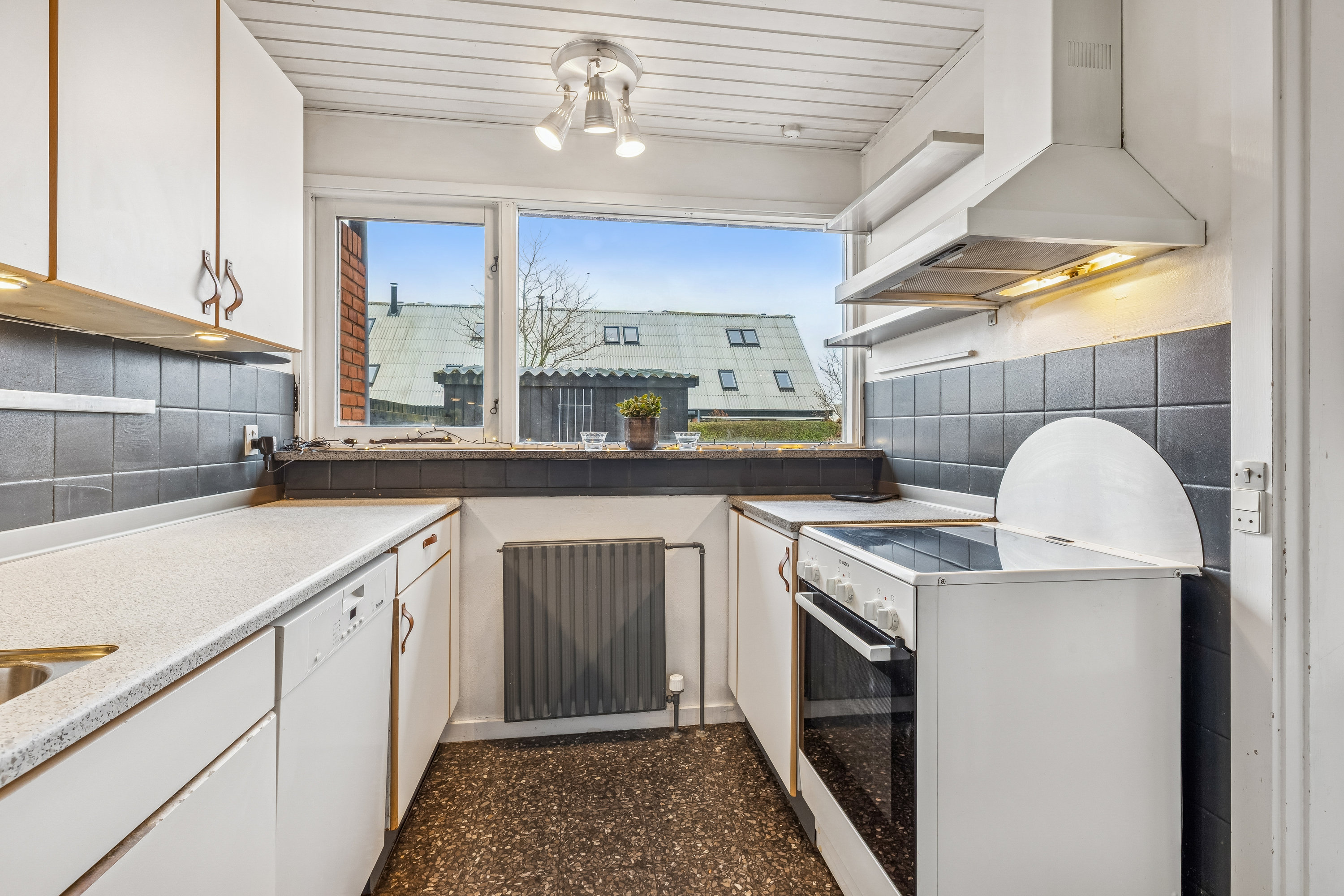 Fremhævet køkken billede i fuldskærmstilstand. Billede af Søndertoften 145, 2630 Taastrup