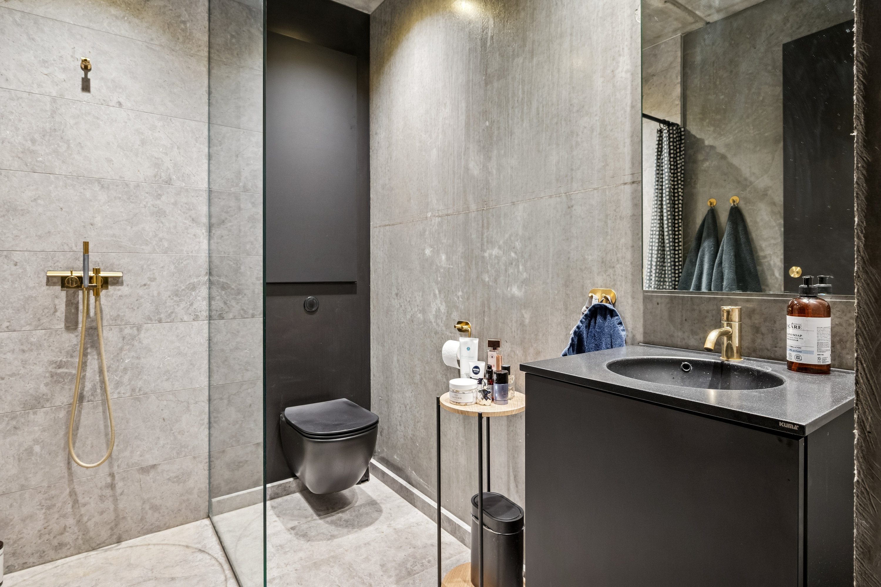 Fremhævet badeværelse billede i fuldskærmstilstand. Billede af Marselisborg Allé 9B, 2. 1., 8000 Aarhus C