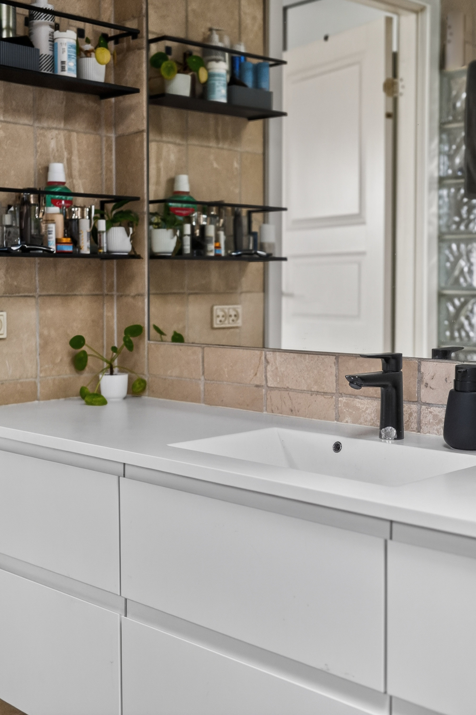 Fremhævet bad billede i fuldskærmstilstand. Billede af Rørkær 31, Smørumnedre, 2765 Smørum