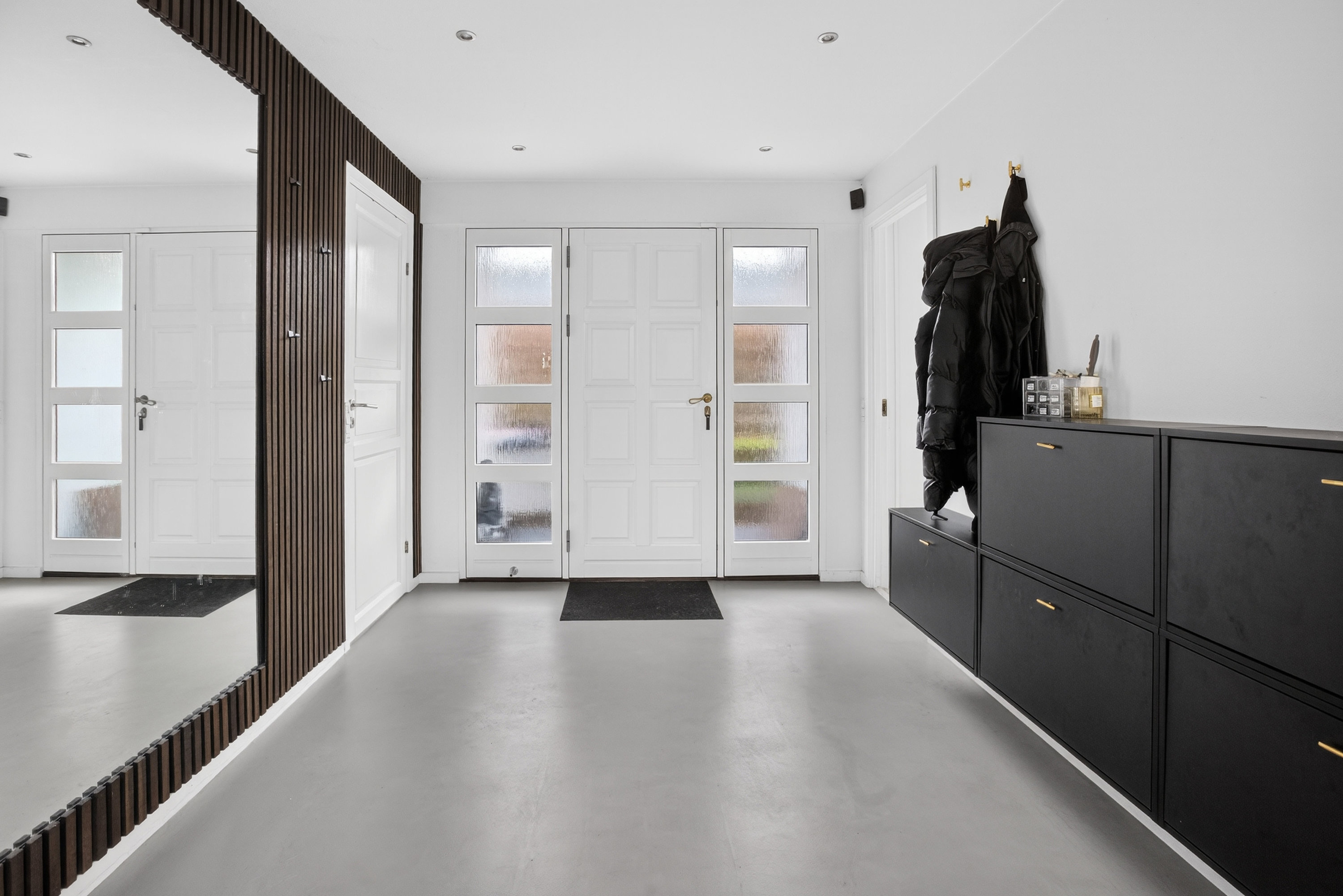 Fremhævet entré billede i fuldskærmstilstand. Billede af Rørkær 31, Smørumnedre, 2765 Smørum