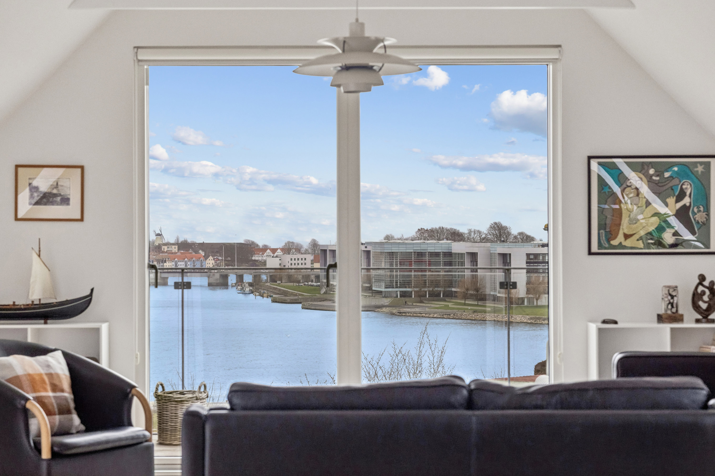 Fremhævet stue billede i fuldskærmstilstand. Billede af Udsigten 8, 6400 Sønderborg