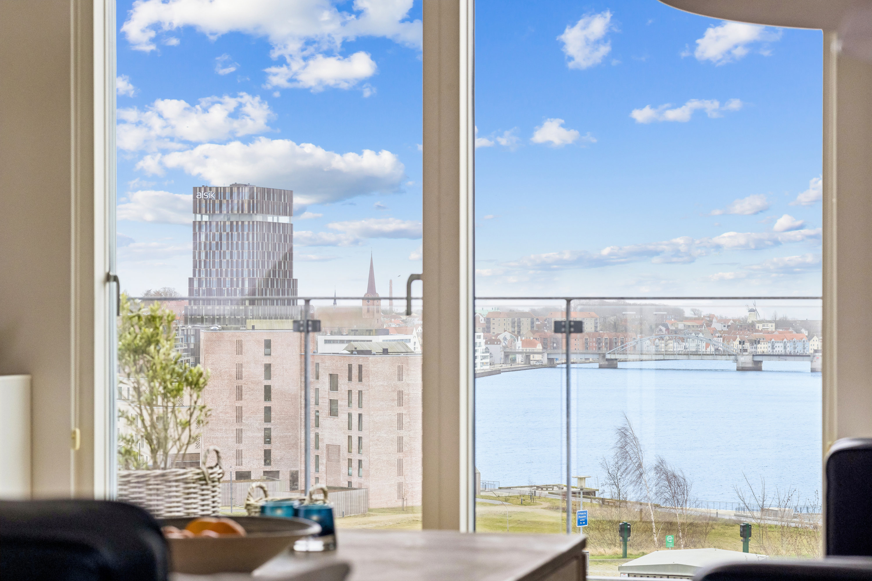 Fremhævet stue billede i fuldskærmstilstand. Billede af Udsigten 8, 6400 Sønderborg