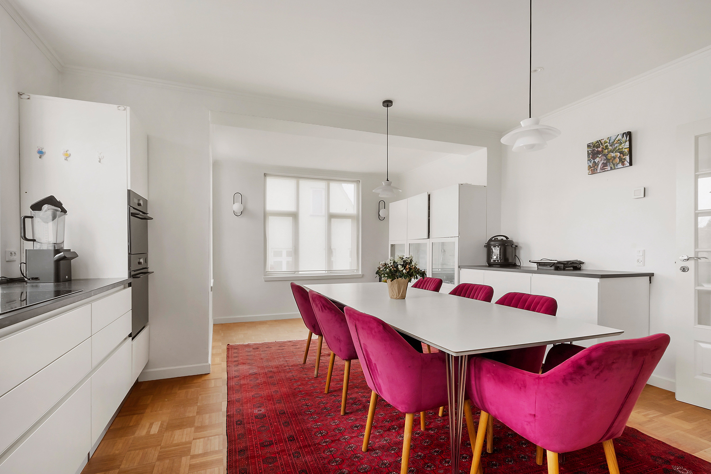 Fremhævet spisestue billede i fuldskærmstilstand. Billede af Birkerød Kongevej 89, 3460 Birkerød