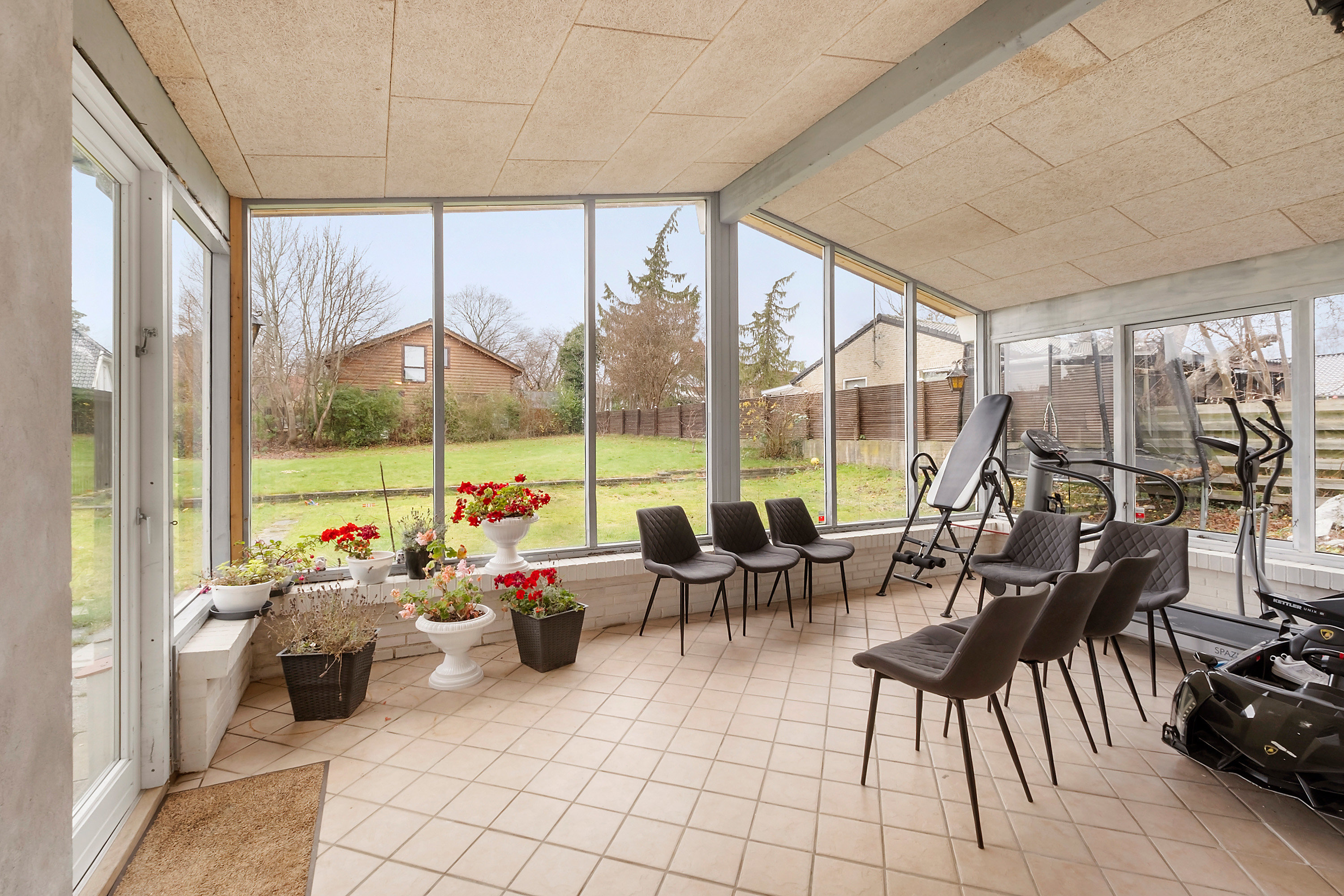 Fremhævet stue billede i fuldskærmstilstand. Billede af Birkerød Kongevej 89, 3460 Birkerød