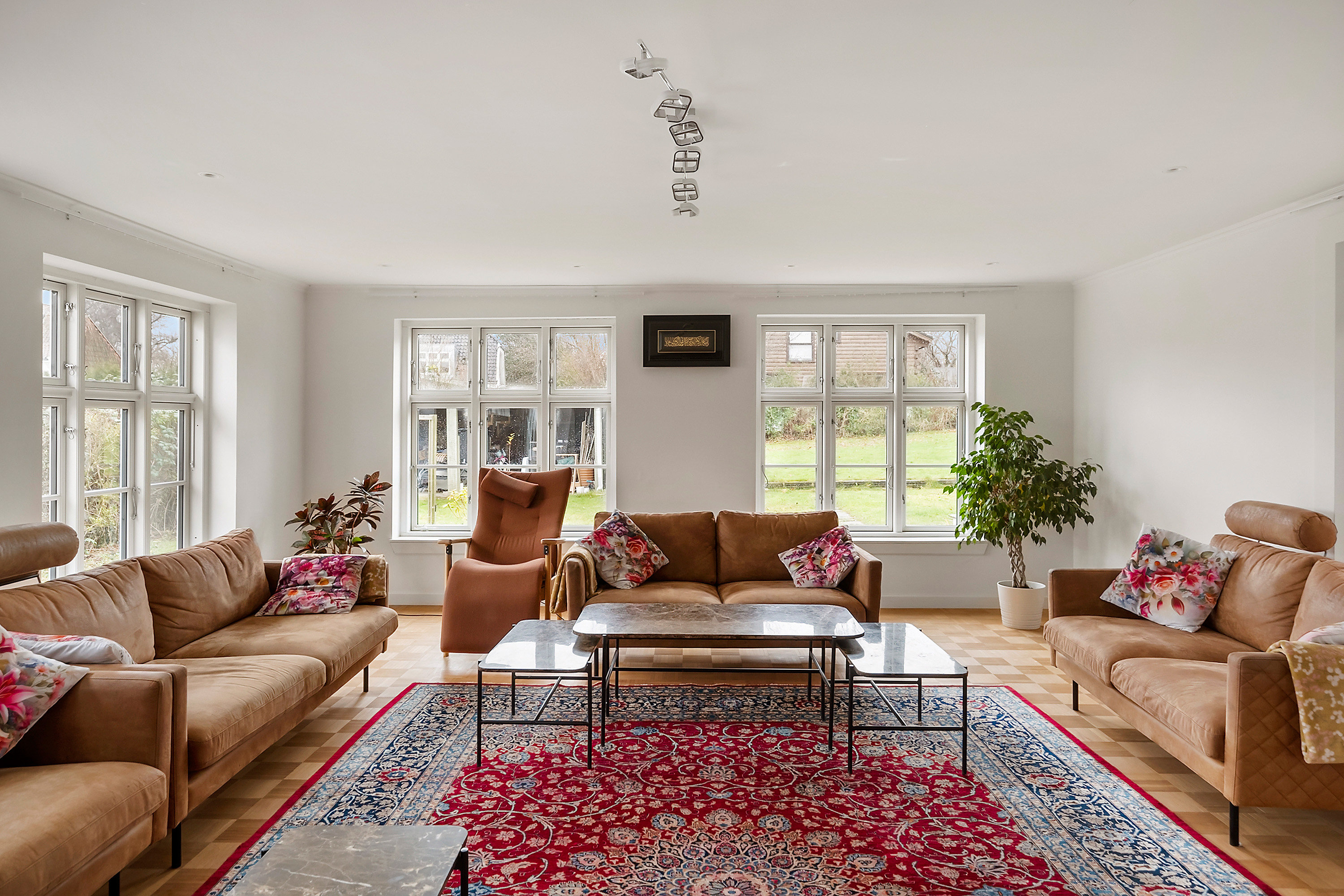 Fremhævet stue billede i fuldskærmstilstand. Billede af Birkerød Kongevej 89, 3460 Birkerød