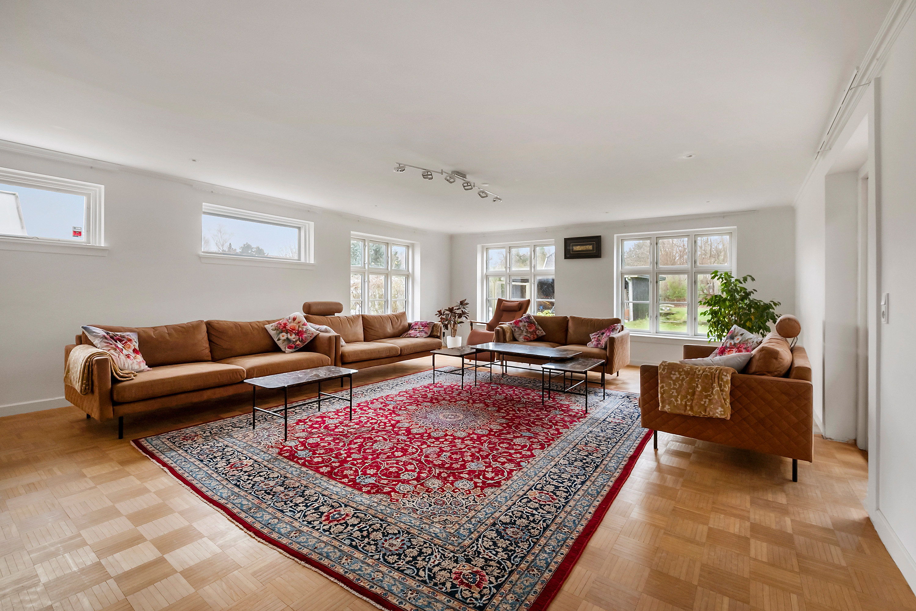 Fremhævet stue billede i fuldskærmstilstand. Billede af Birkerød Kongevej 89, 3460 Birkerød