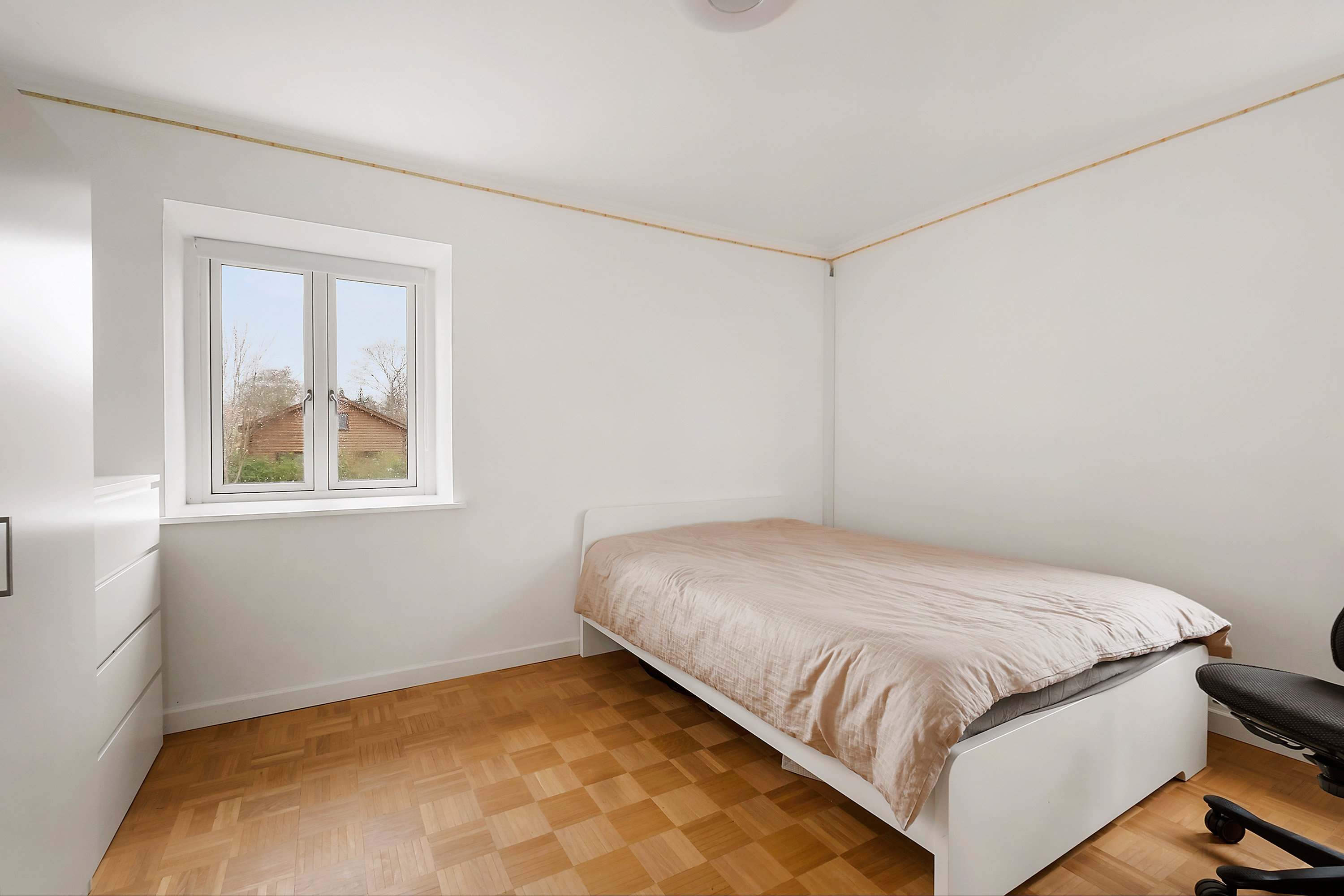 Fremhævet soveværelse billede i fuldskærmstilstand. Billede af Birkerød Kongevej 89, 3460 Birkerød