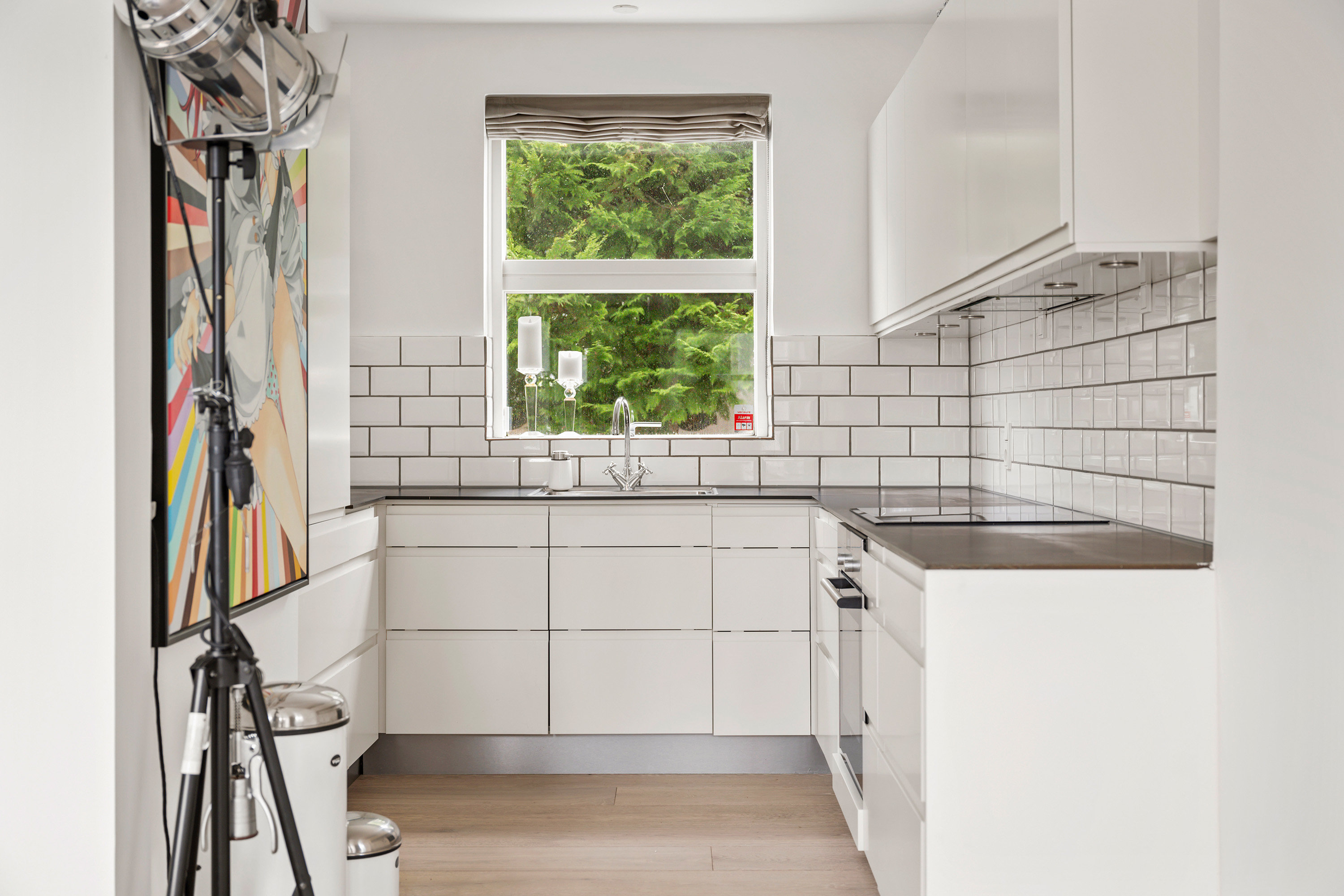 Fremhævet køkken billede i fuldskærmstilstand. Billede af Marievej 16B, st.., 2950 Vedbæk