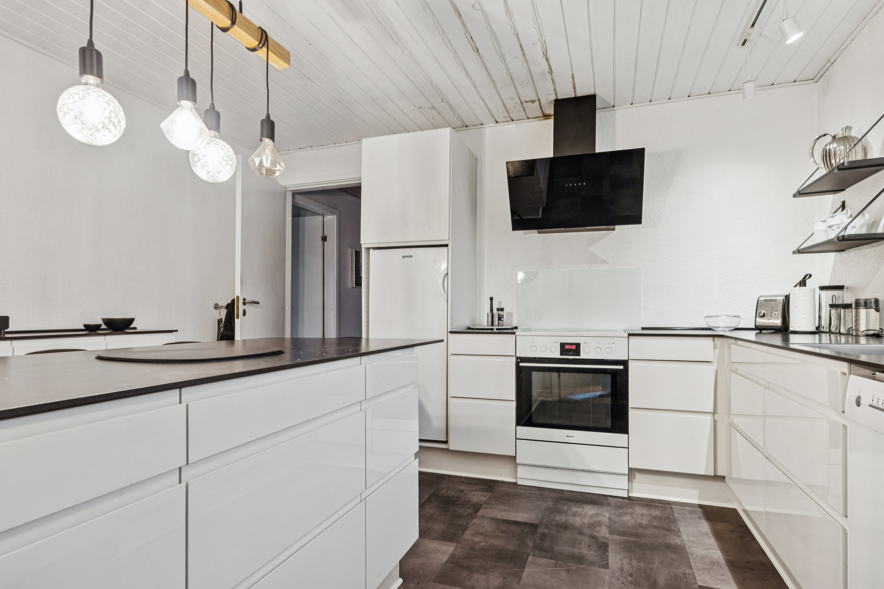 Fremhævet køkken billede i fuldskærmstilstand. Billede af Havremarken 6, 9490 Pandrup