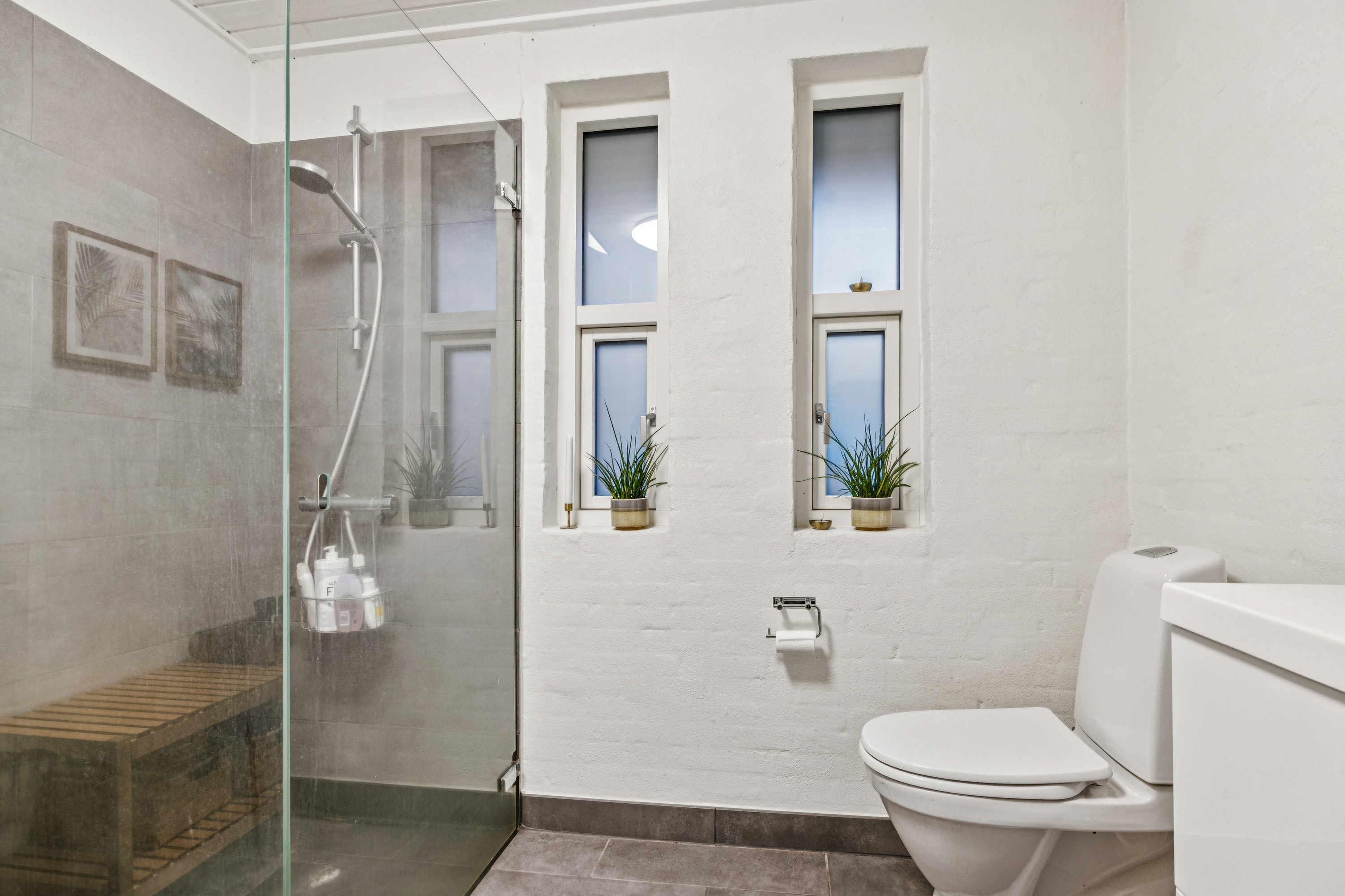 Fremhævet badeværelse billede i fuldskærmstilstand. Billede af Havremarken 6, 9490 Pandrup