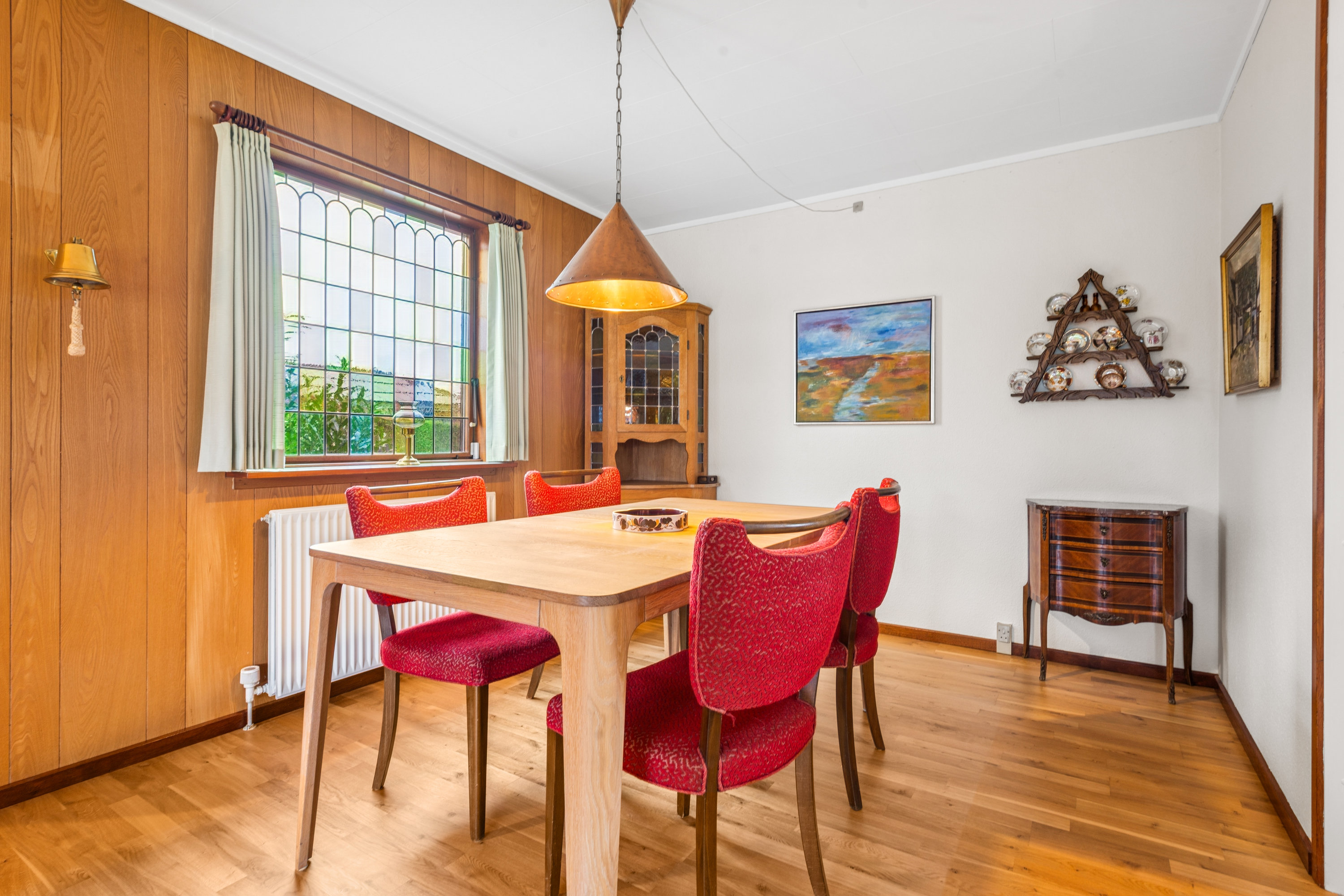 Fremhævet stue billede i fuldskærmstilstand. Billede af Storeholm 57, 2670 Greve