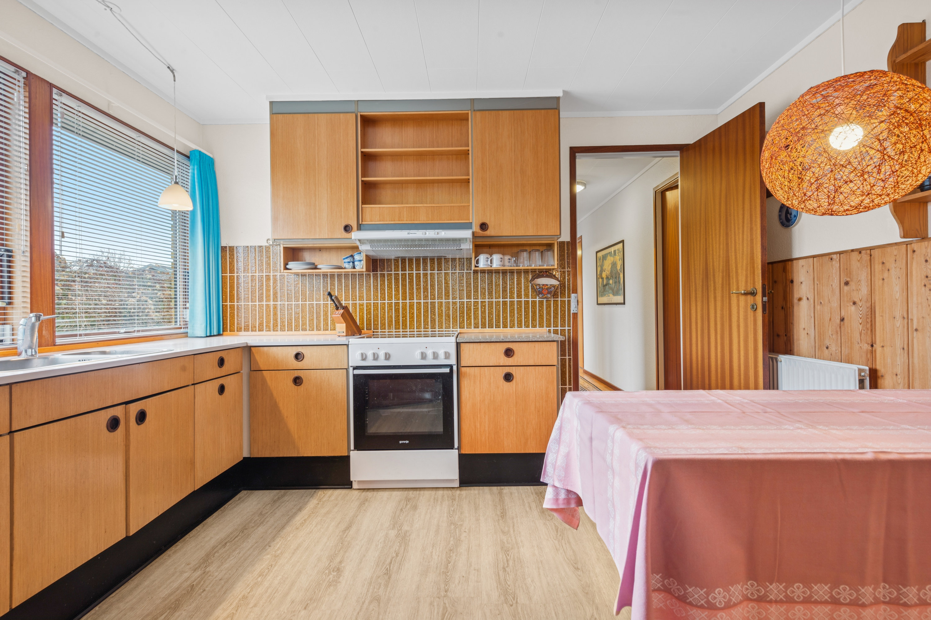 Fremhævet køkken billede i fuldskærmstilstand. Billede af Storeholm 57, 2670 Greve