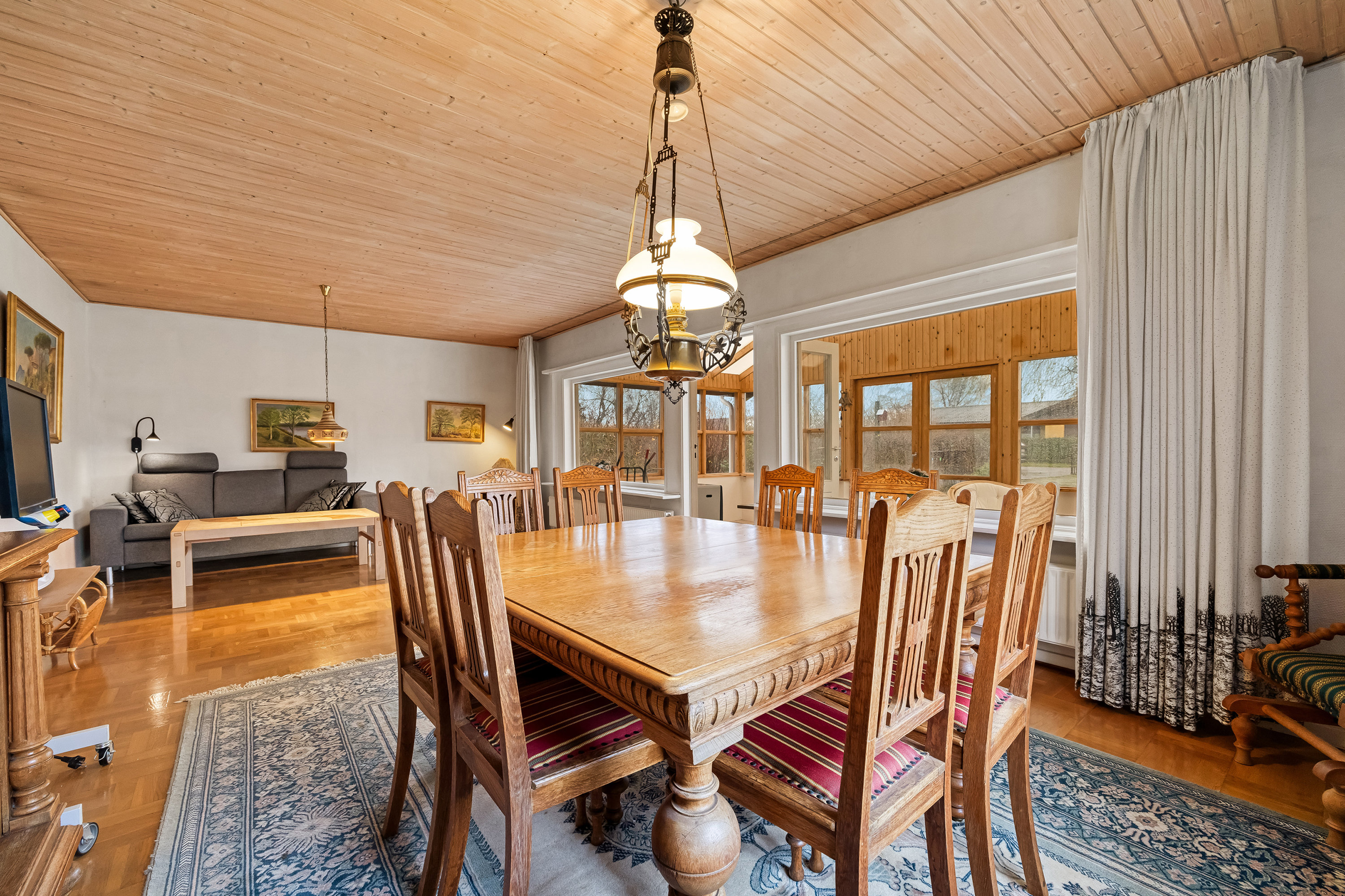 Fremhævet stue billede i fuldskærmstilstand. Billede af Rostgårdsvej 15, 3250 Gilleleje