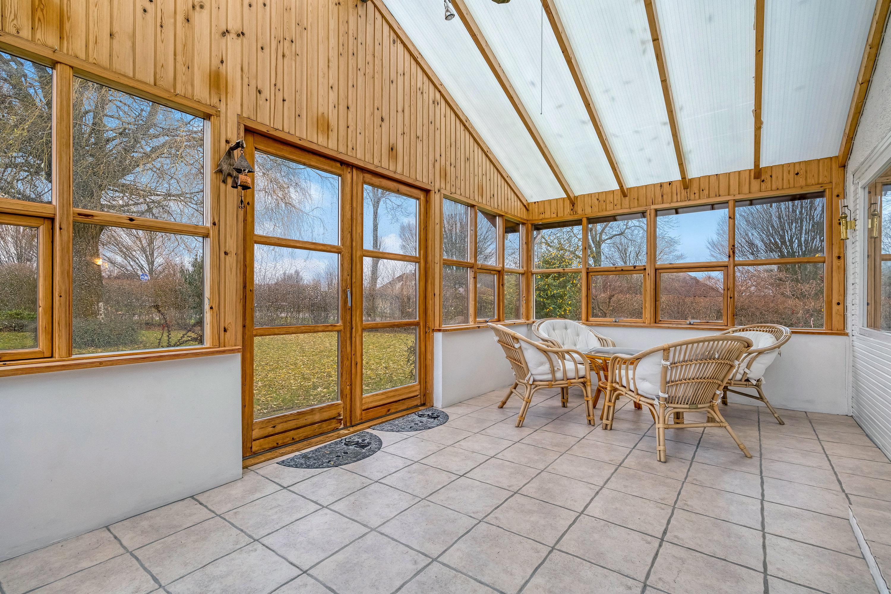 Fremhævet udestue billede i fuldskærmstilstand. Billede af Rostgårdsvej 15, 3250 Gilleleje