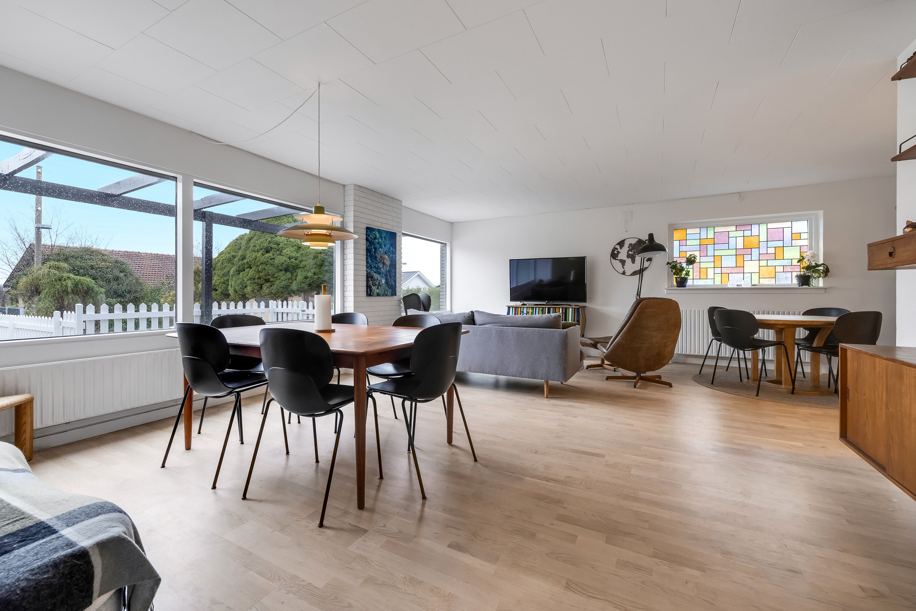 Fremhævet stue billede i fuldskærmstilstand. Billede af Ranunkelvej 13, 3600 Frederikssund