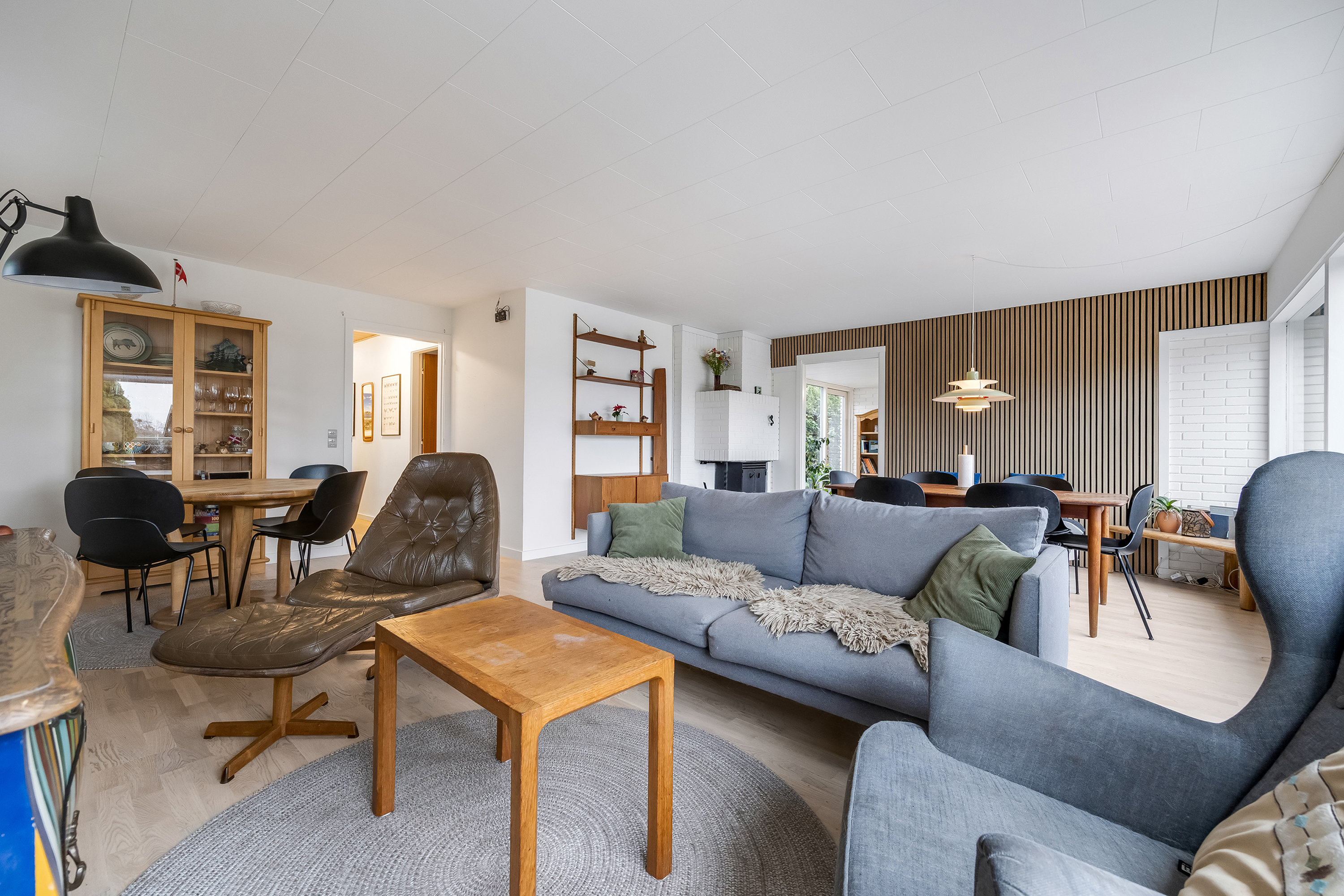 Fremhævet stue billede i fuldskærmstilstand. Billede af Ranunkelvej 13, 3600 Frederikssund