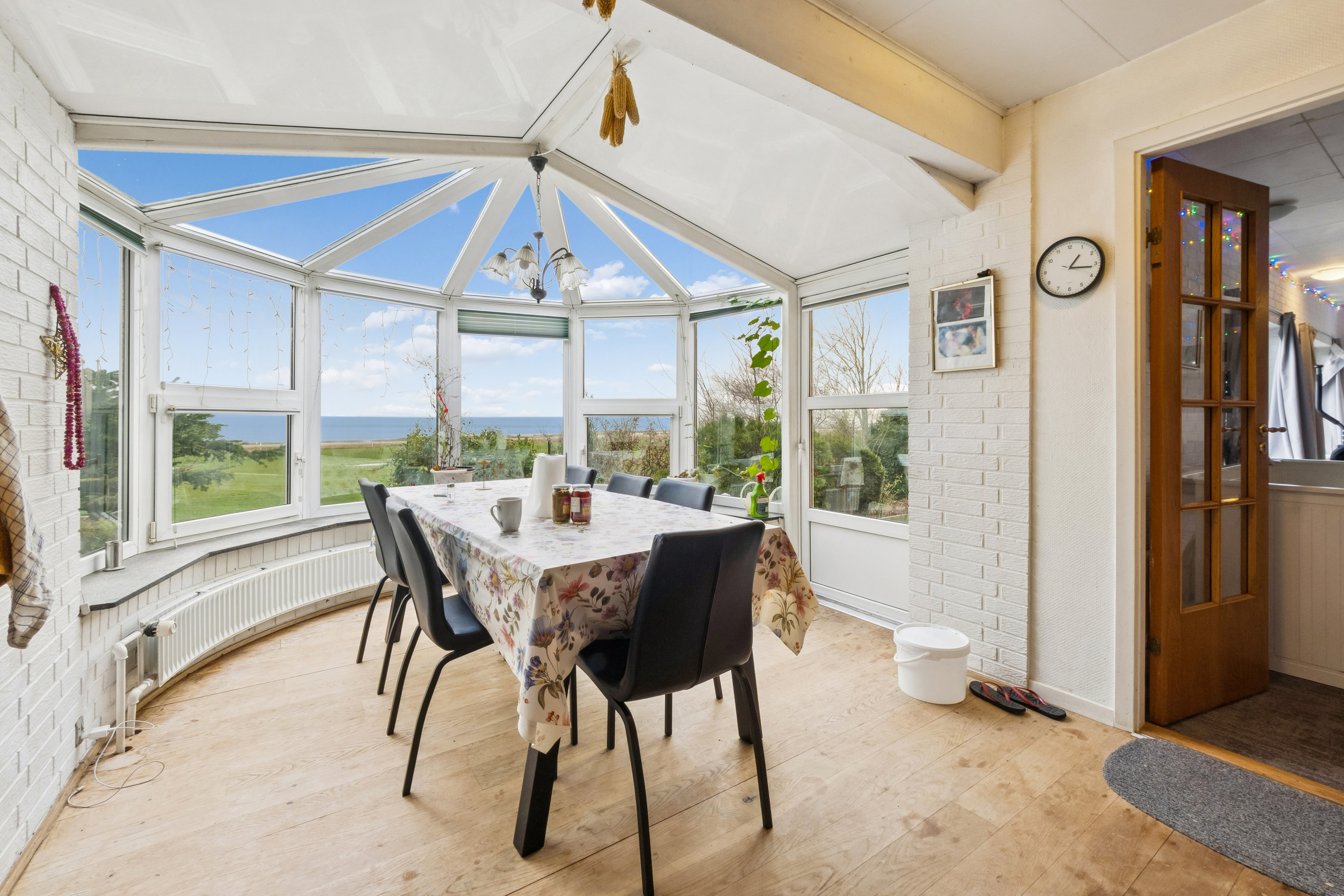 Fremhævet udestue billede i fuldskærmstilstand. Billede af Bakkevænget 10, Sønder Dråby, 7900 Nykøbing M