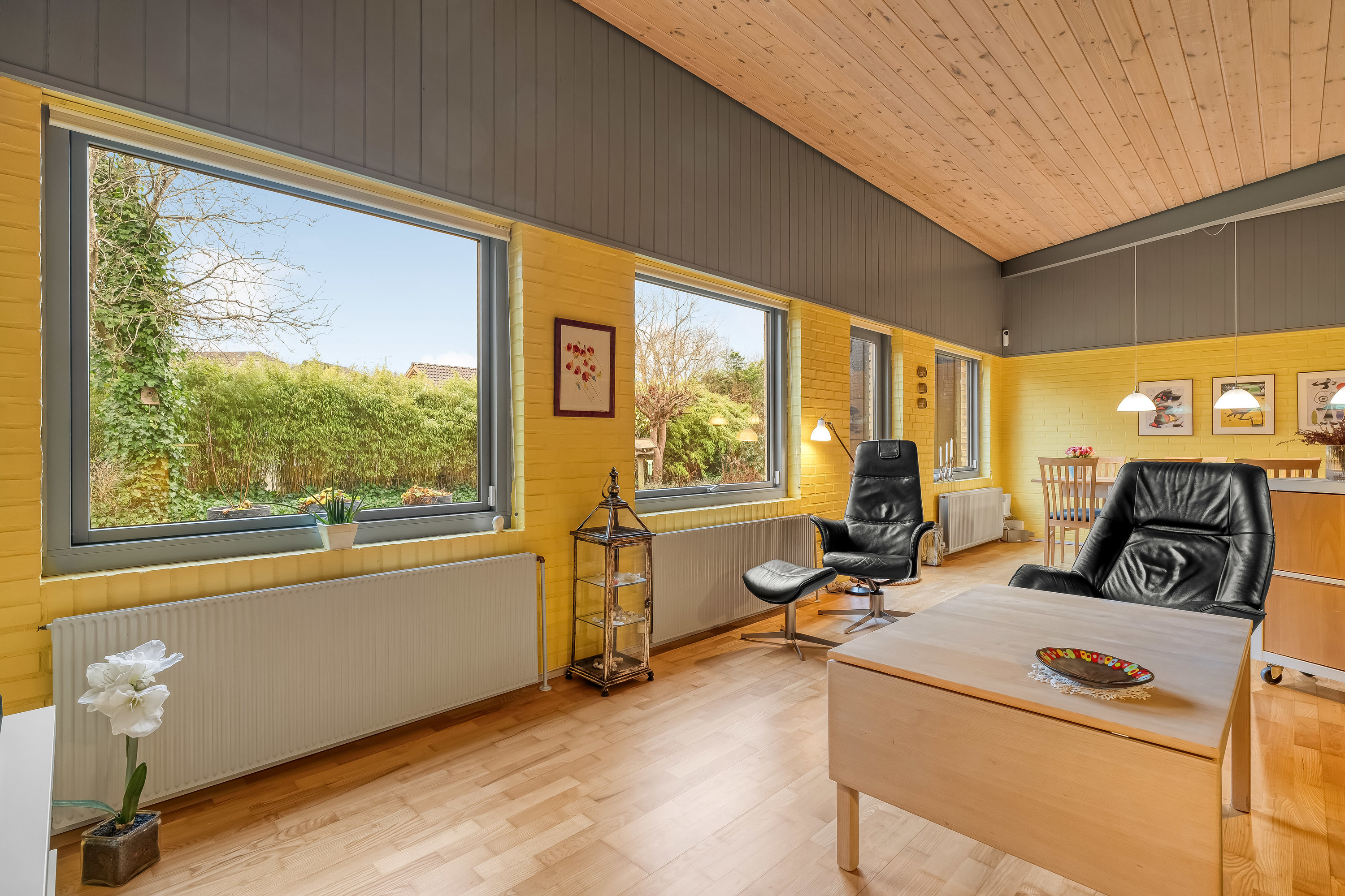 Fremhævet stue billede i fuldskærmstilstand. Billede af Hjortespringet 1, 3400 Hillerød