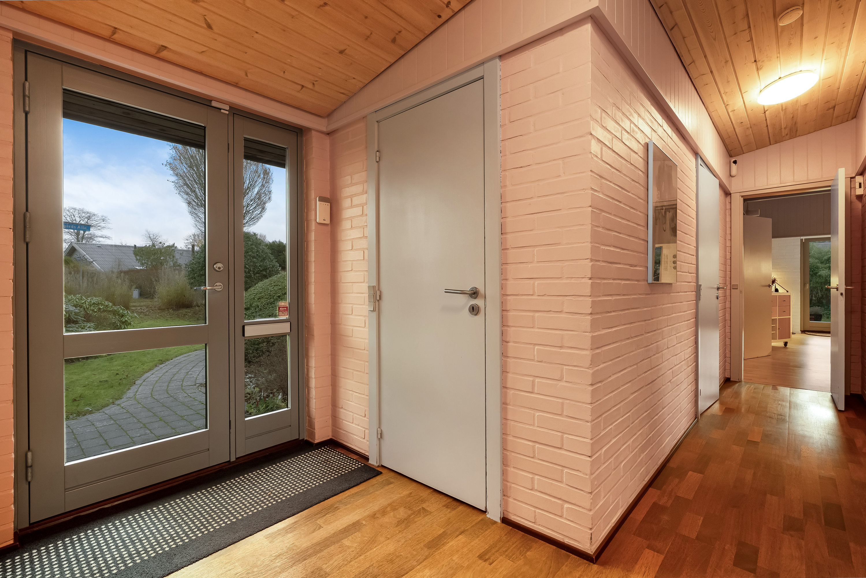 Fremhævet andet billede i fuldskærmstilstand. Billede af Hjortespringet 1, 3400 Hillerød