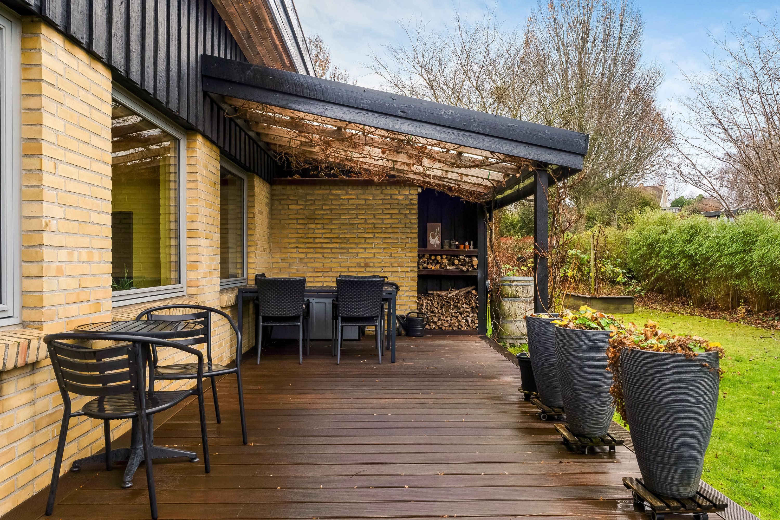 Miniaturebillede 2: overdækket terrasse. Billede af Hjortespringet 1, 3400 Hillerød