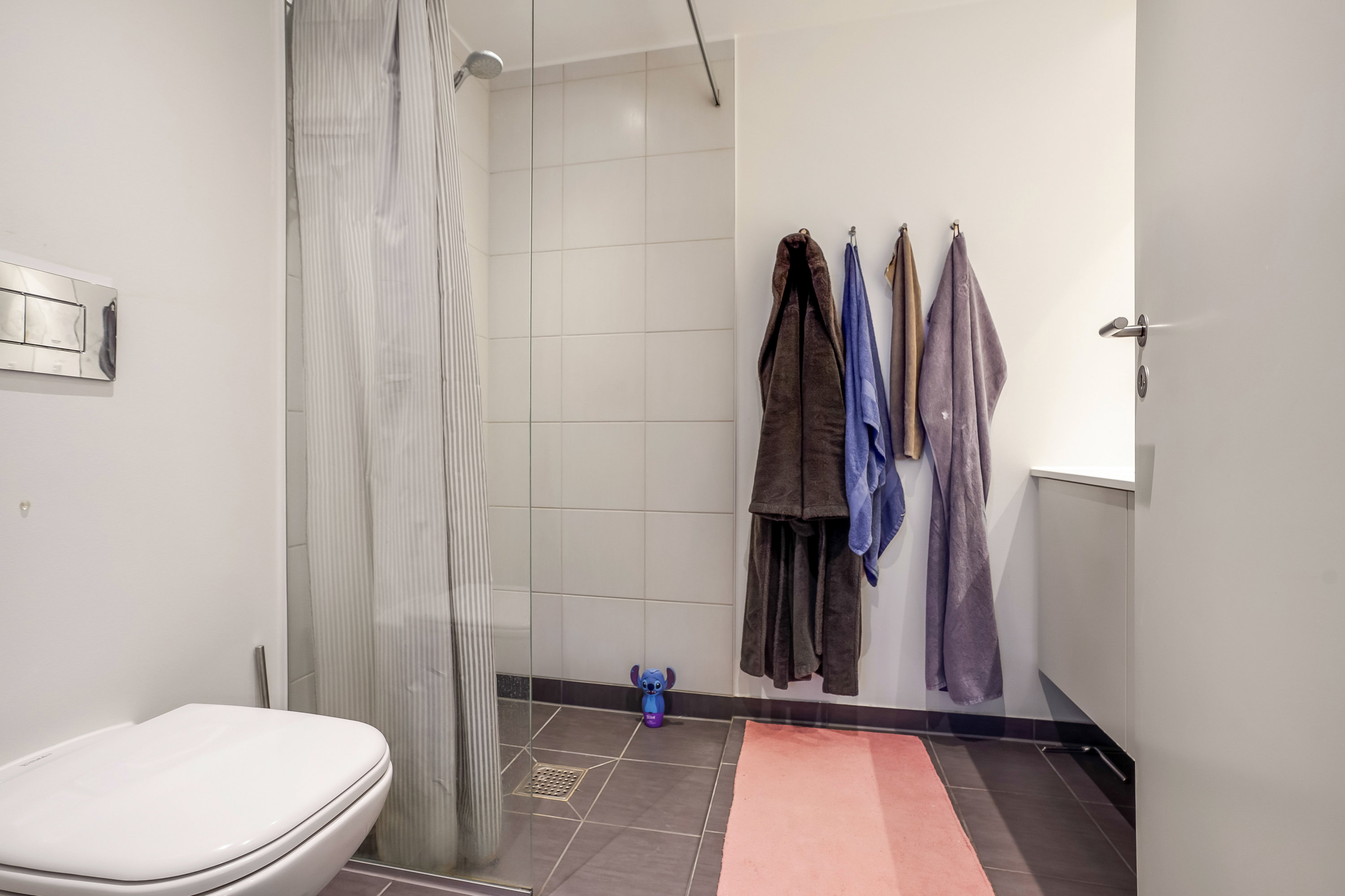 Fremhævet badeværelse billede i fuldskærmstilstand. Billede af Østre Stationsvej 37L, st.. 1., 5000 Odense C