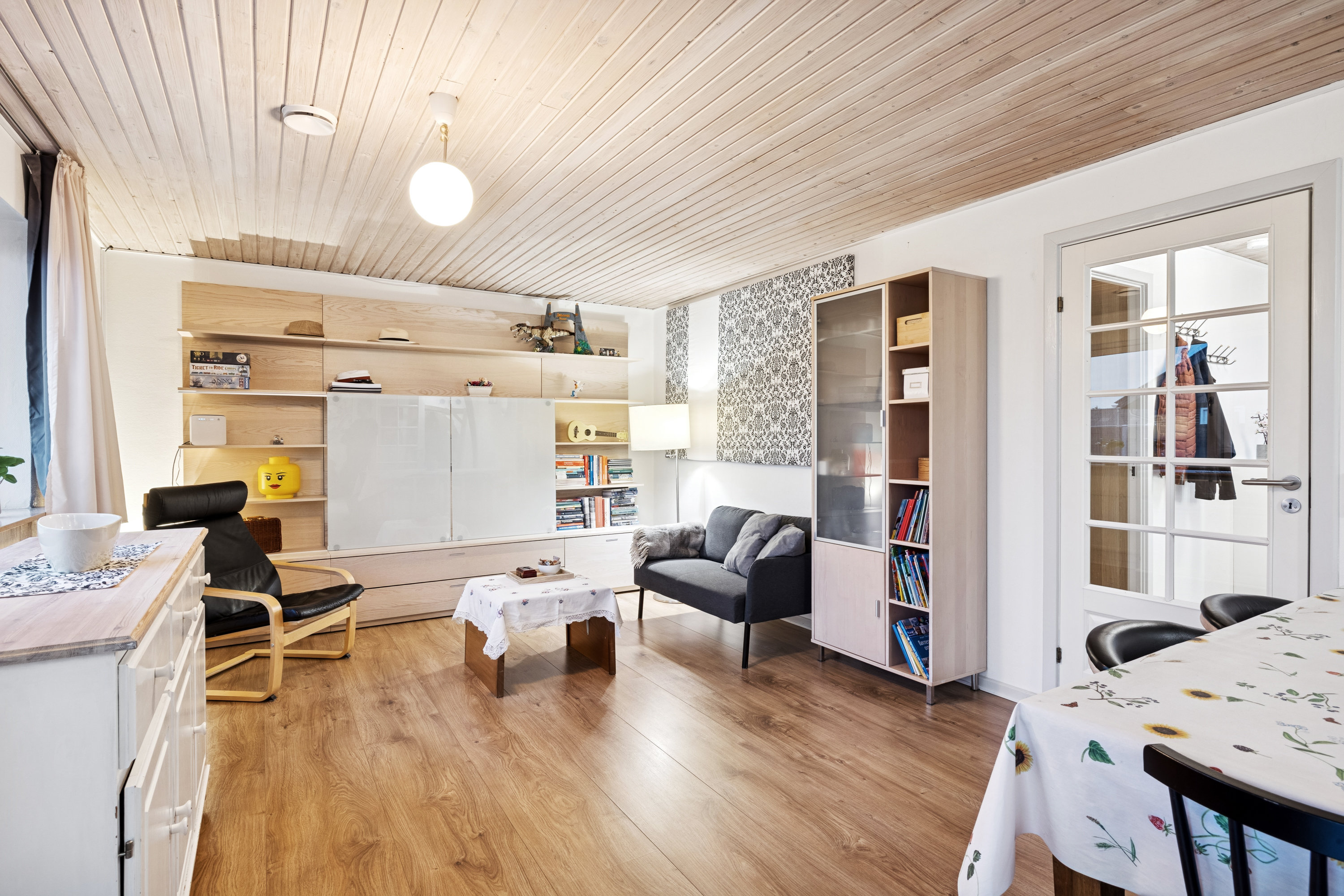 Fremhævet stue billede i fuldskærmstilstand. Billede af Rosmarinvej 26A, 8800 Viborg