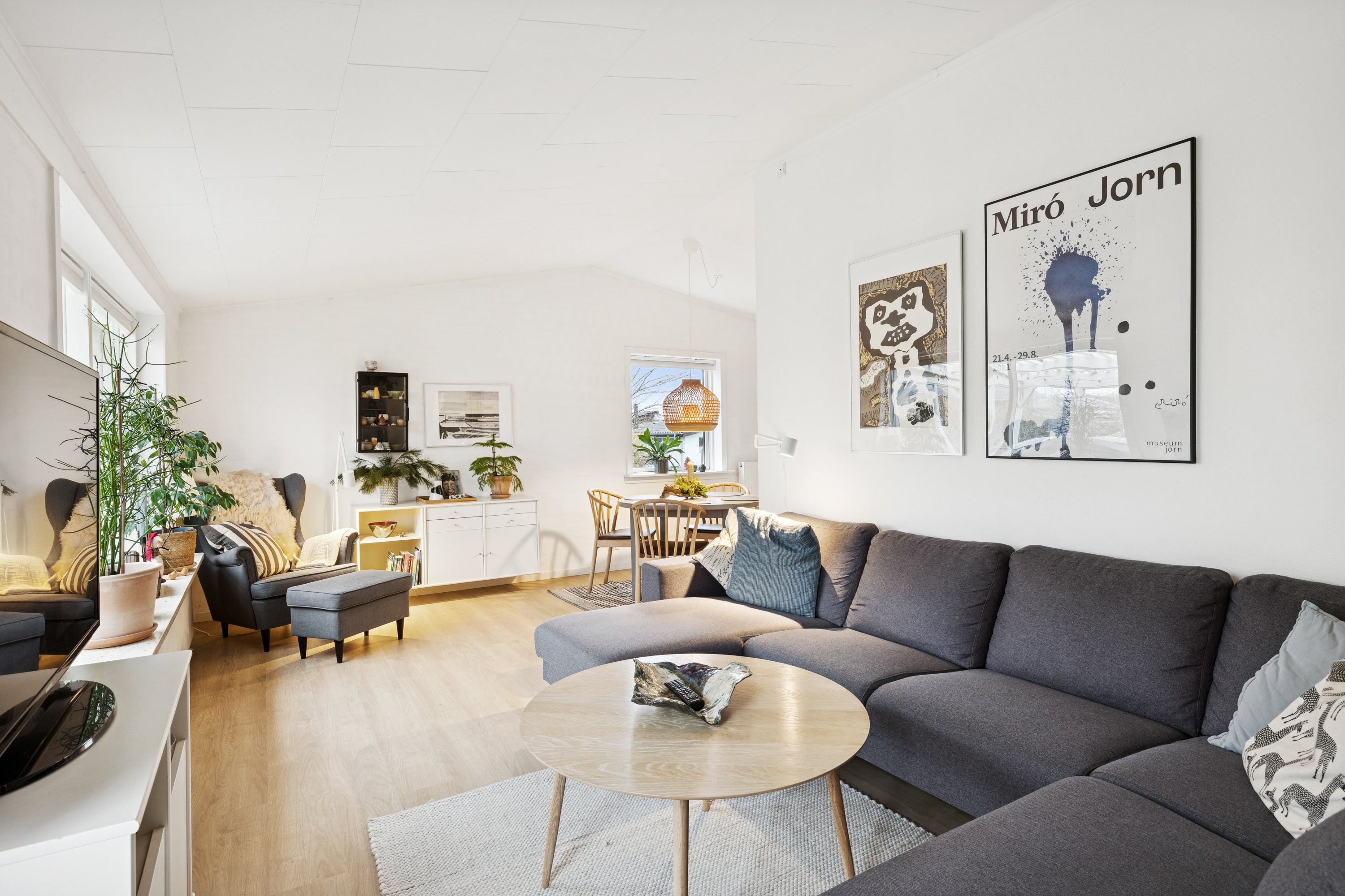 Fremhævet stue billede i fuldskærmstilstand. Billede af Poppelvej 8, 8800 Viborg