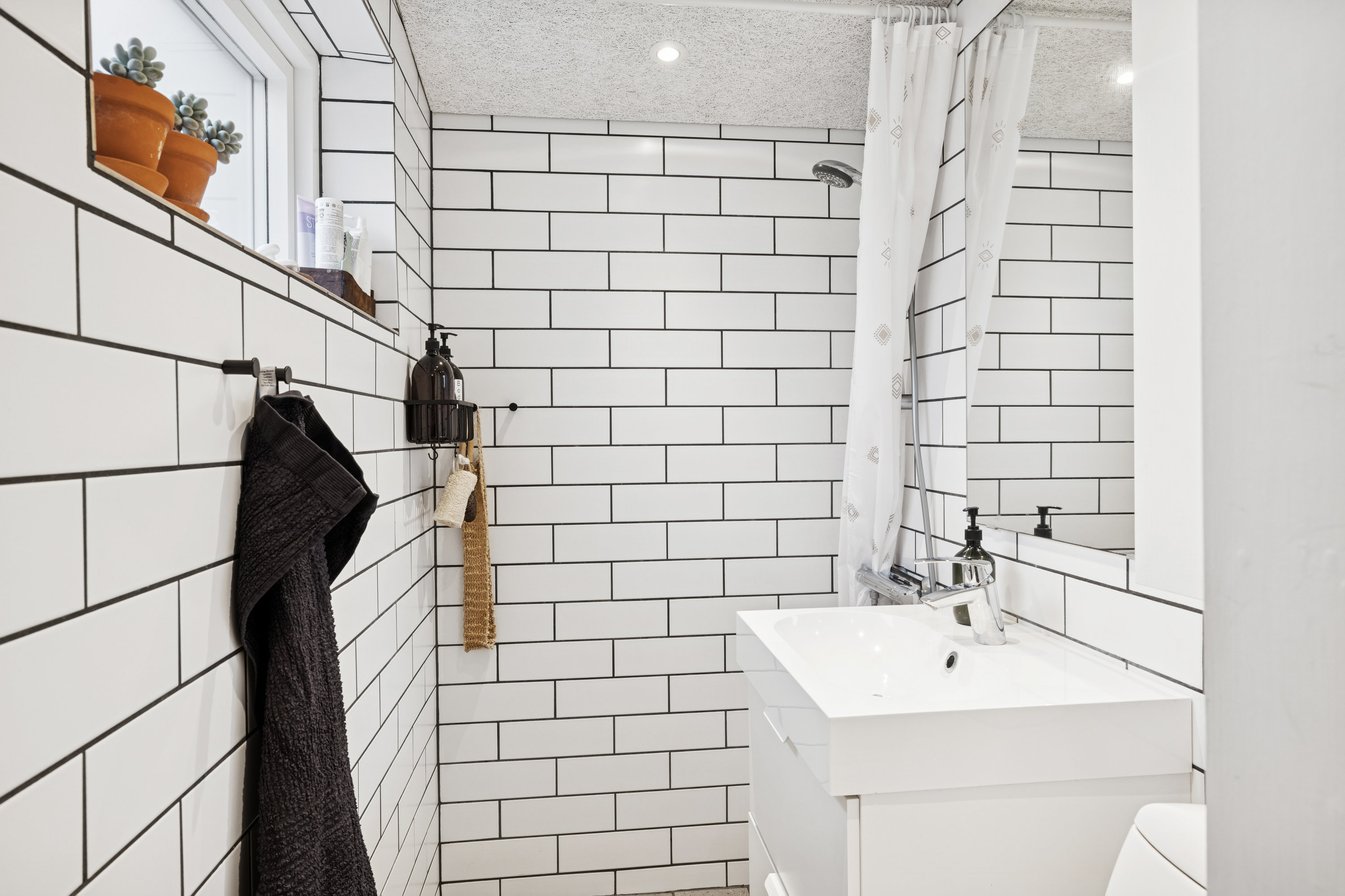 Fremhævet badeværelse billede i fuldskærmstilstand. Billede af Poppelvej 8, 8800 Viborg