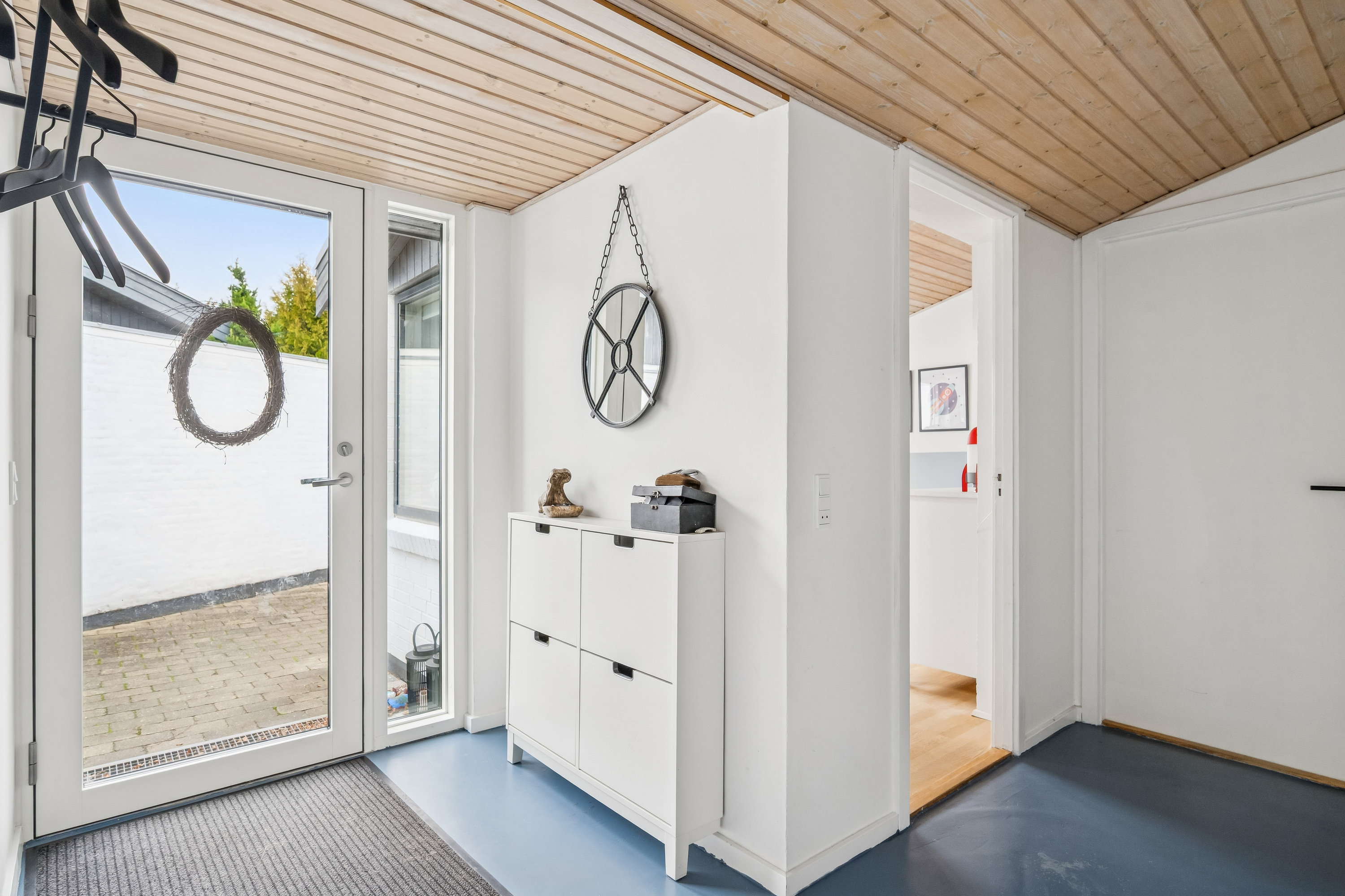 Fremhævet gang billede i fuldskærmstilstand. Billede af Tålforhøj 11, 8250 Egå