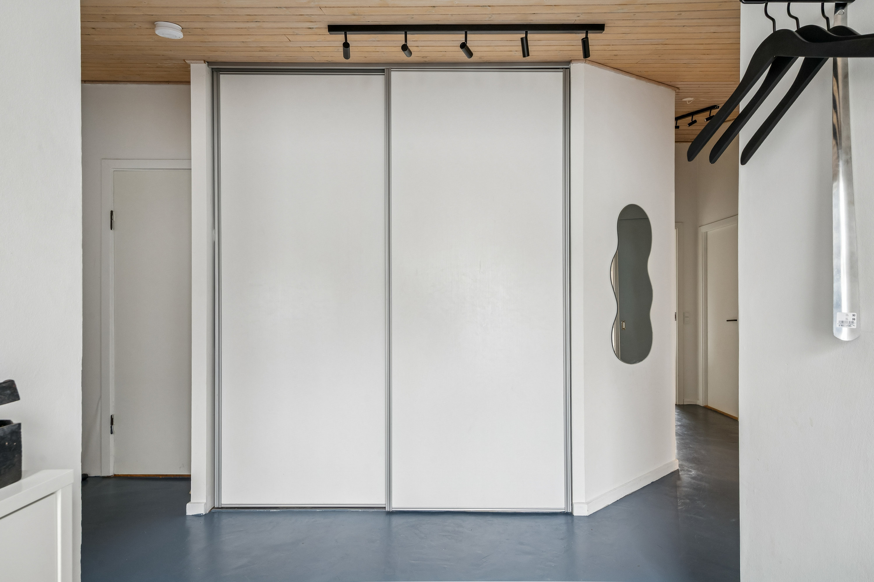 Fremhævet gang billede i fuldskærmstilstand. Billede af Tålforhøj 11, 8250 Egå