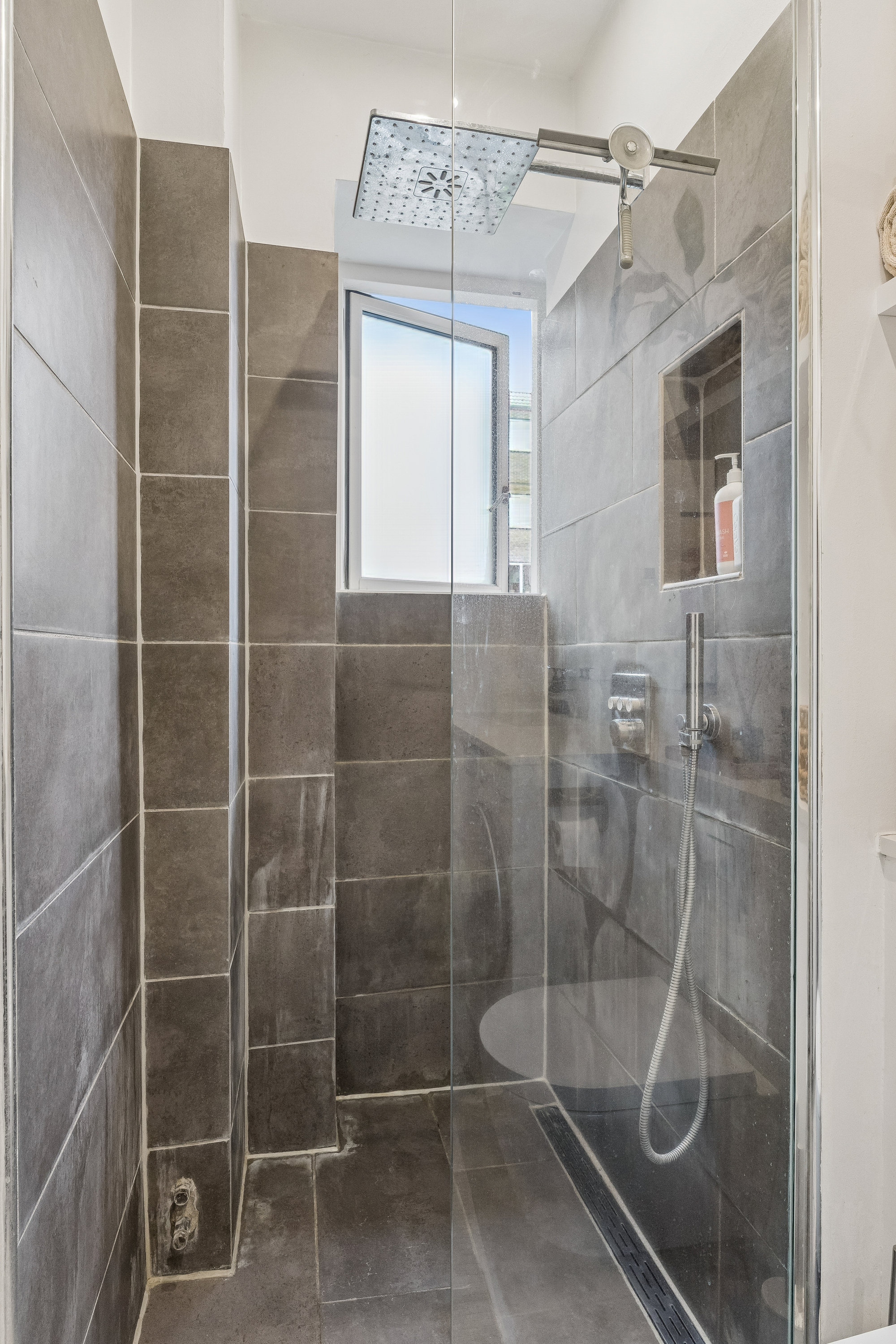 Fremhævet badeværelse billede i fuldskærmstilstand. Billede af Østerbrogade 220, 2. tv., 2100 København Ø