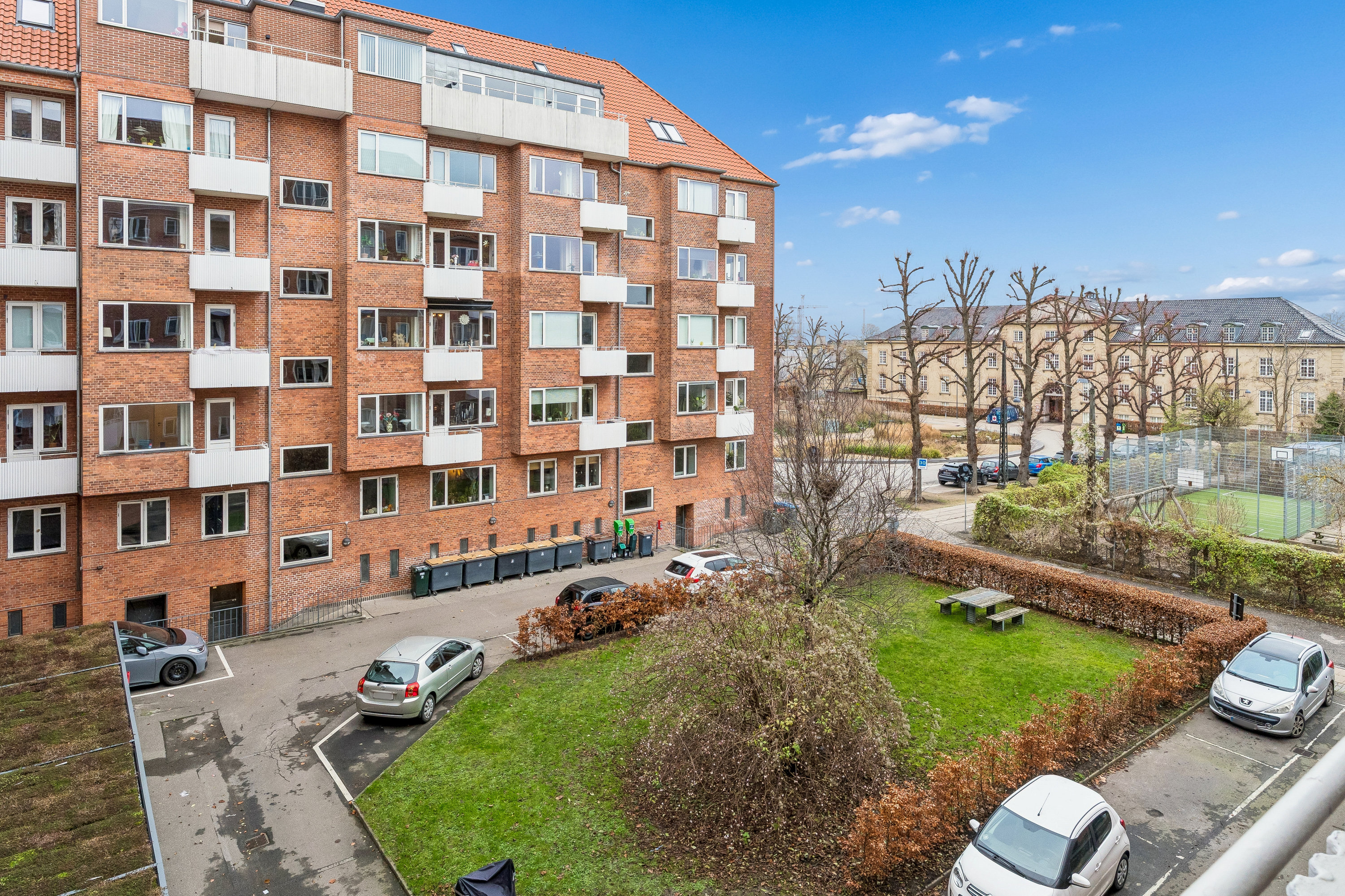 Fremhævet andet billede i fuldskærmstilstand. Billede af Østerbrogade 220, 2. tv., 2100 København Ø