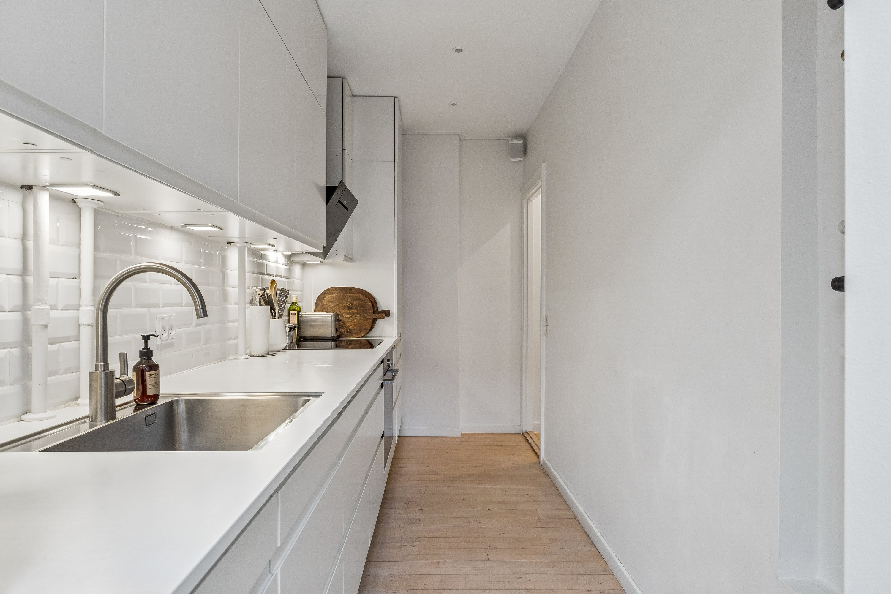 Fremhævet køkken billede i fuldskærmstilstand. Billede af Østerbrogade 220, 2. tv., 2100 København Ø