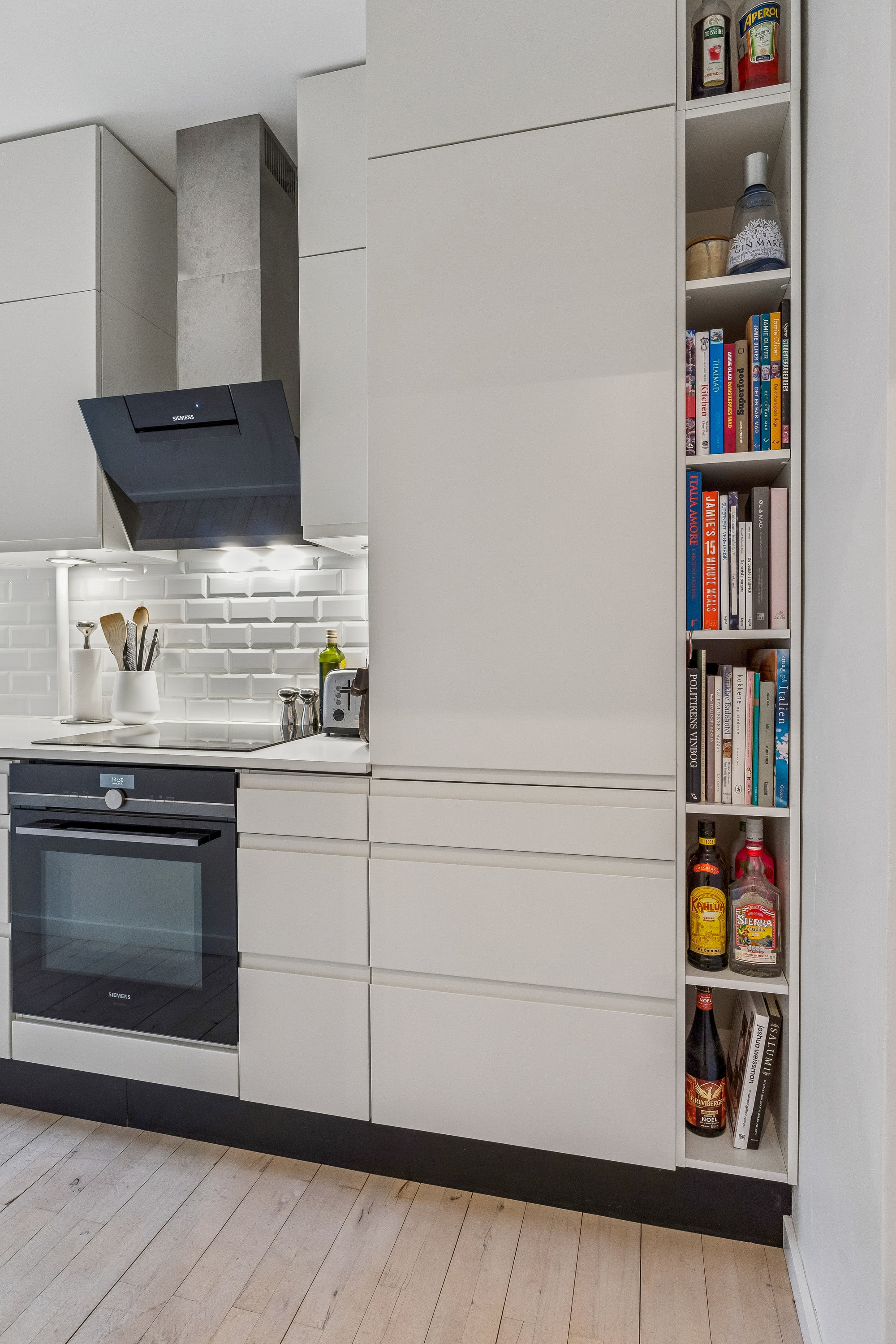 Fremhævet køkken billede i fuldskærmstilstand. Billede af Østerbrogade 220, 2. tv., 2100 København Ø