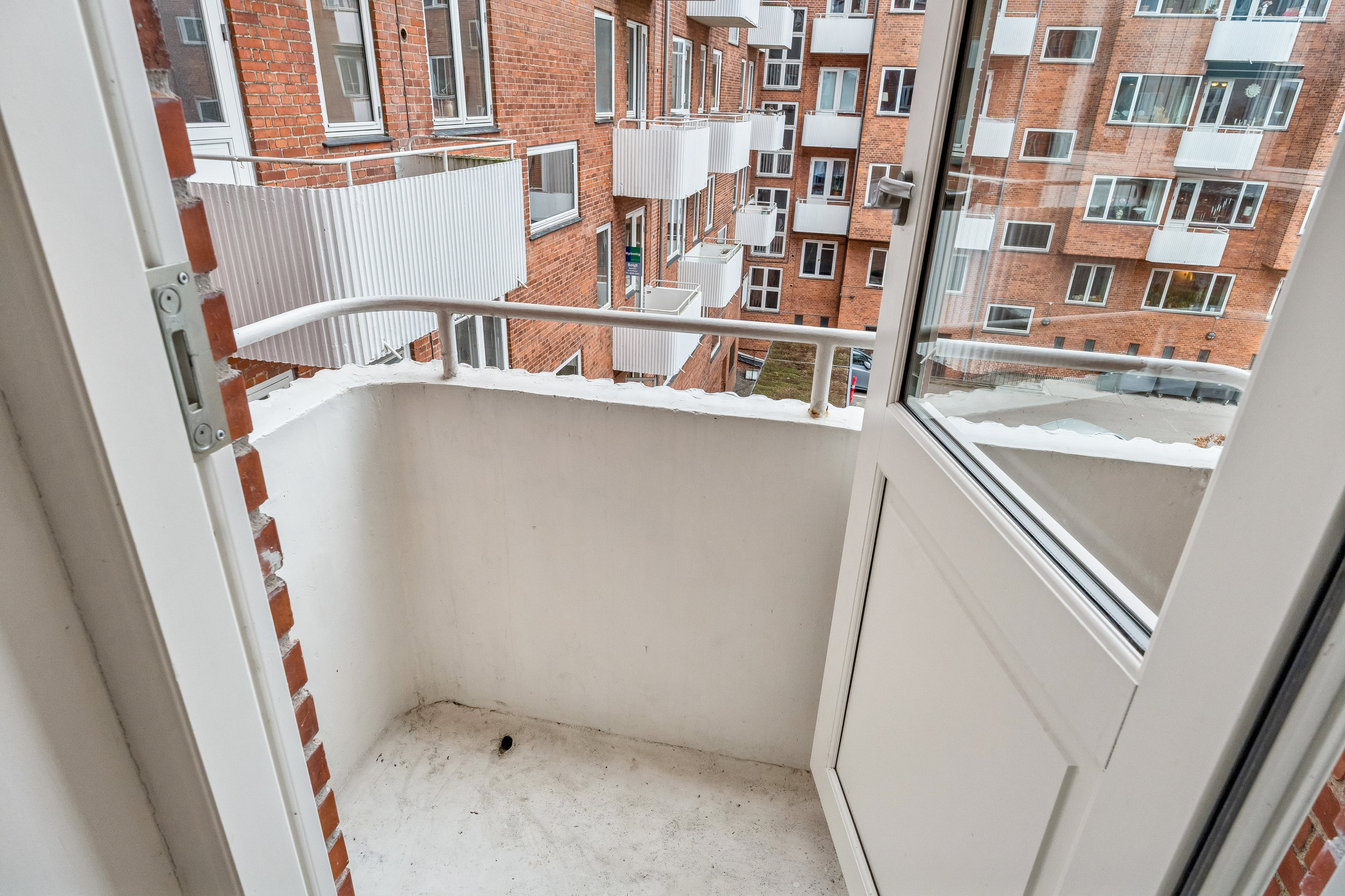 Fremhævet trappe billede i fuldskærmstilstand. Billede af Østerbrogade 220, 2. tv., 2100 København Ø