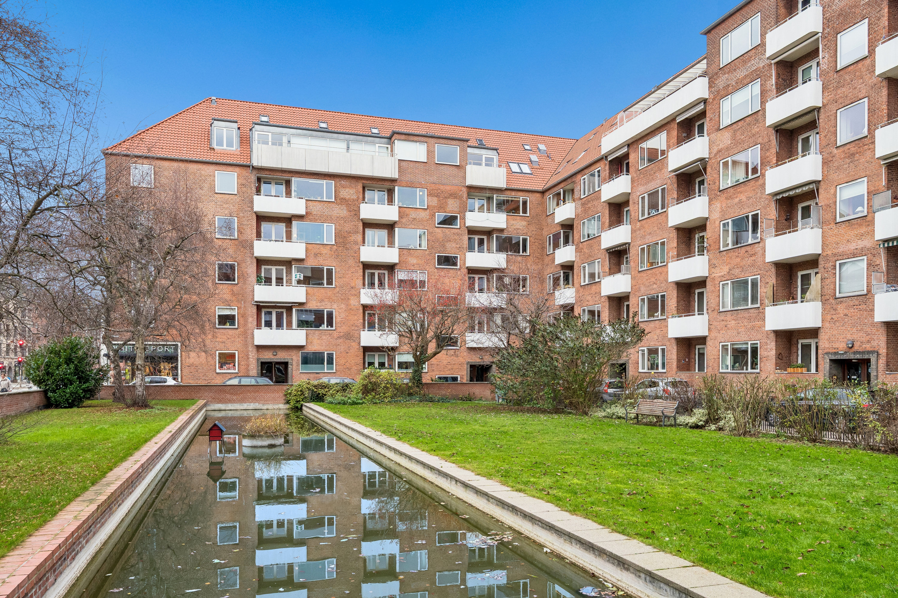 Fremhævet andet billede i fuldskærmstilstand. Billede af Østerbrogade 220, 2. tv., 2100 København Ø