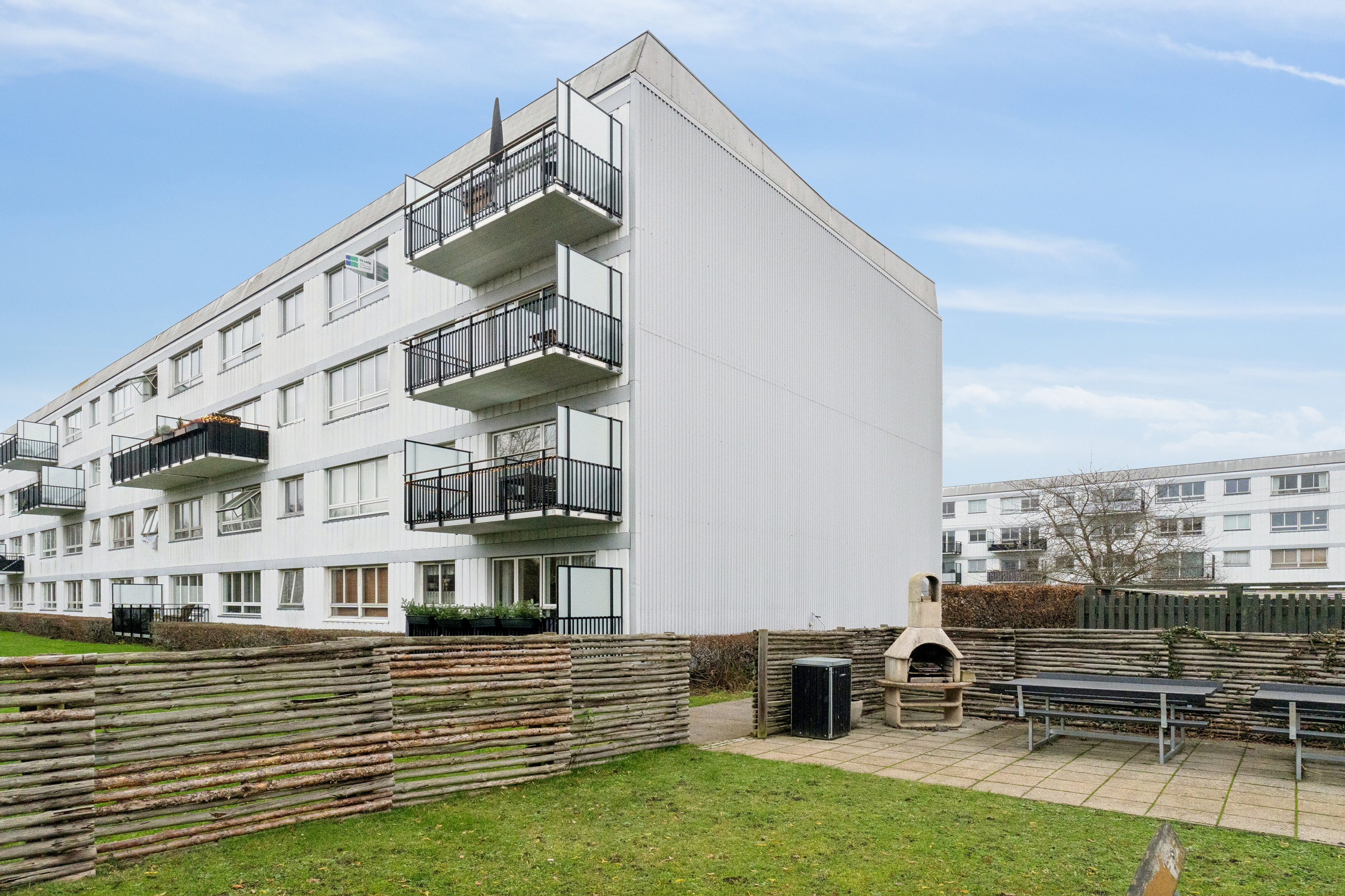 Fremhævet gårdmiljø billede i fuldskærmstilstand. Billede af Skanderupvej 6, 3. th., 2610 Rødovre