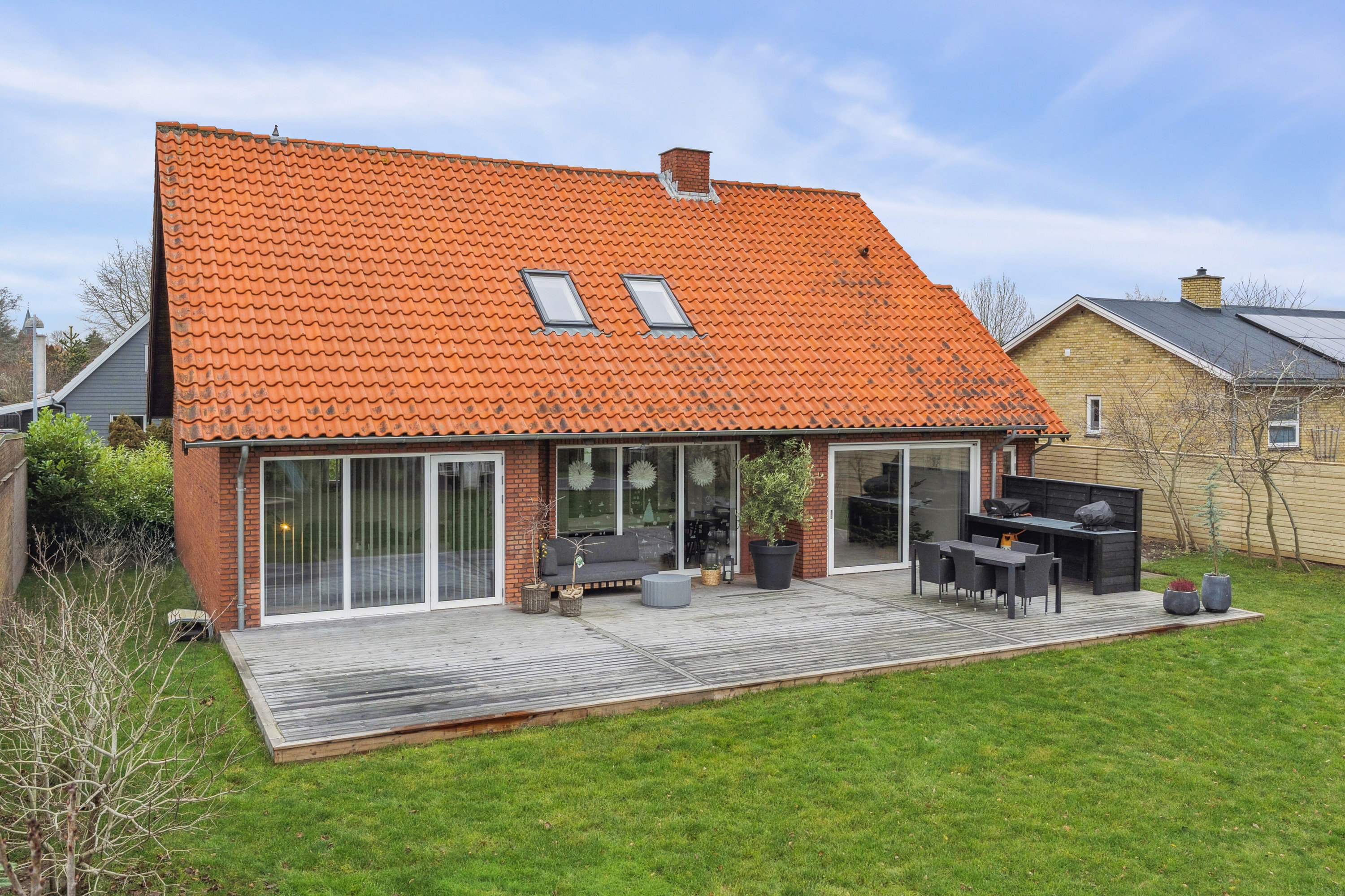 Fremhævet set fra haven billede i fuldskærmstilstand. Billede af Sjællandsvej 20, 4200 Slagelse