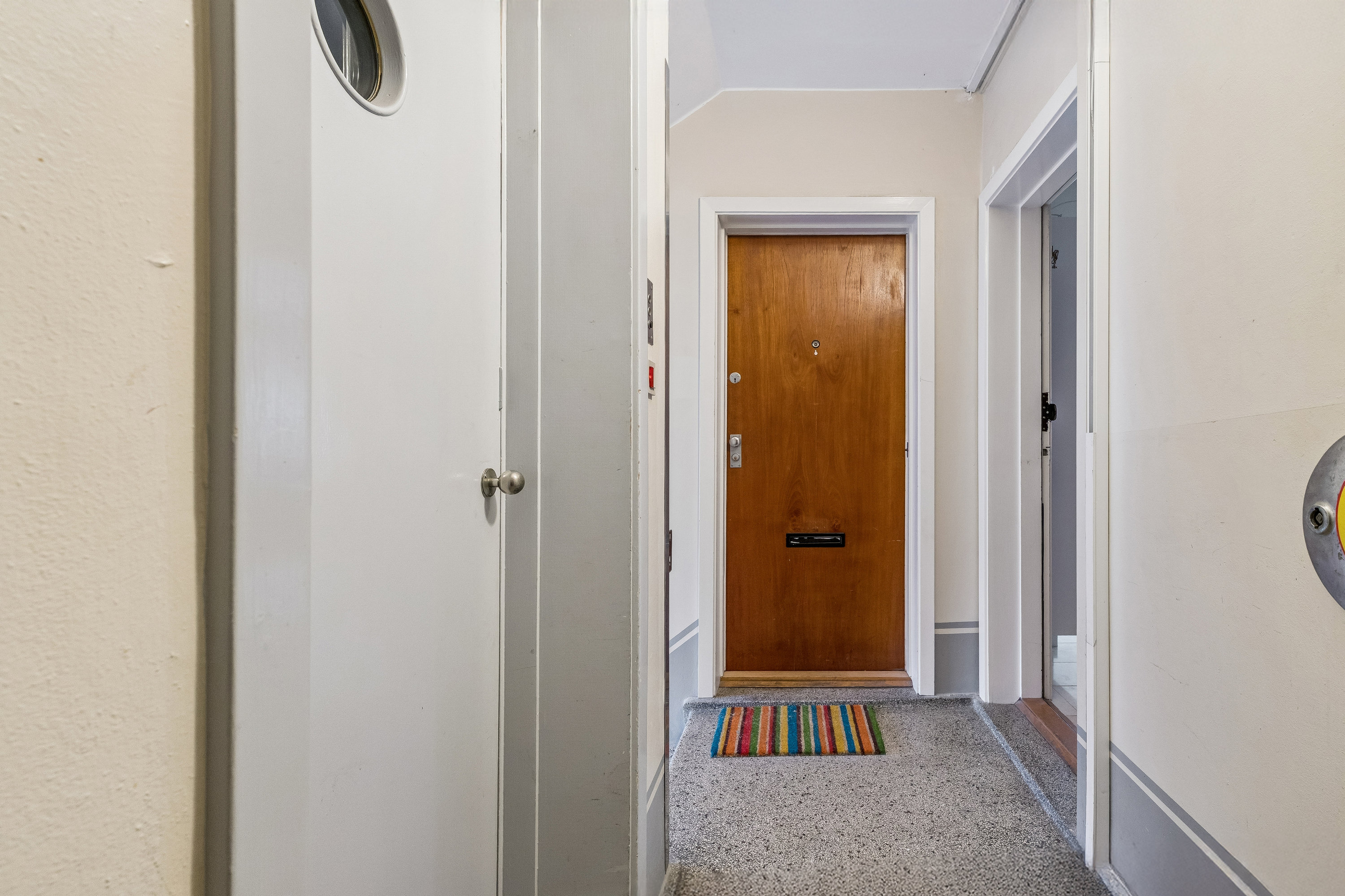 Fremhævet entré billede i fuldskærmstilstand. Billede af Korsørgade 8, 5. 2., 2100 København Ø