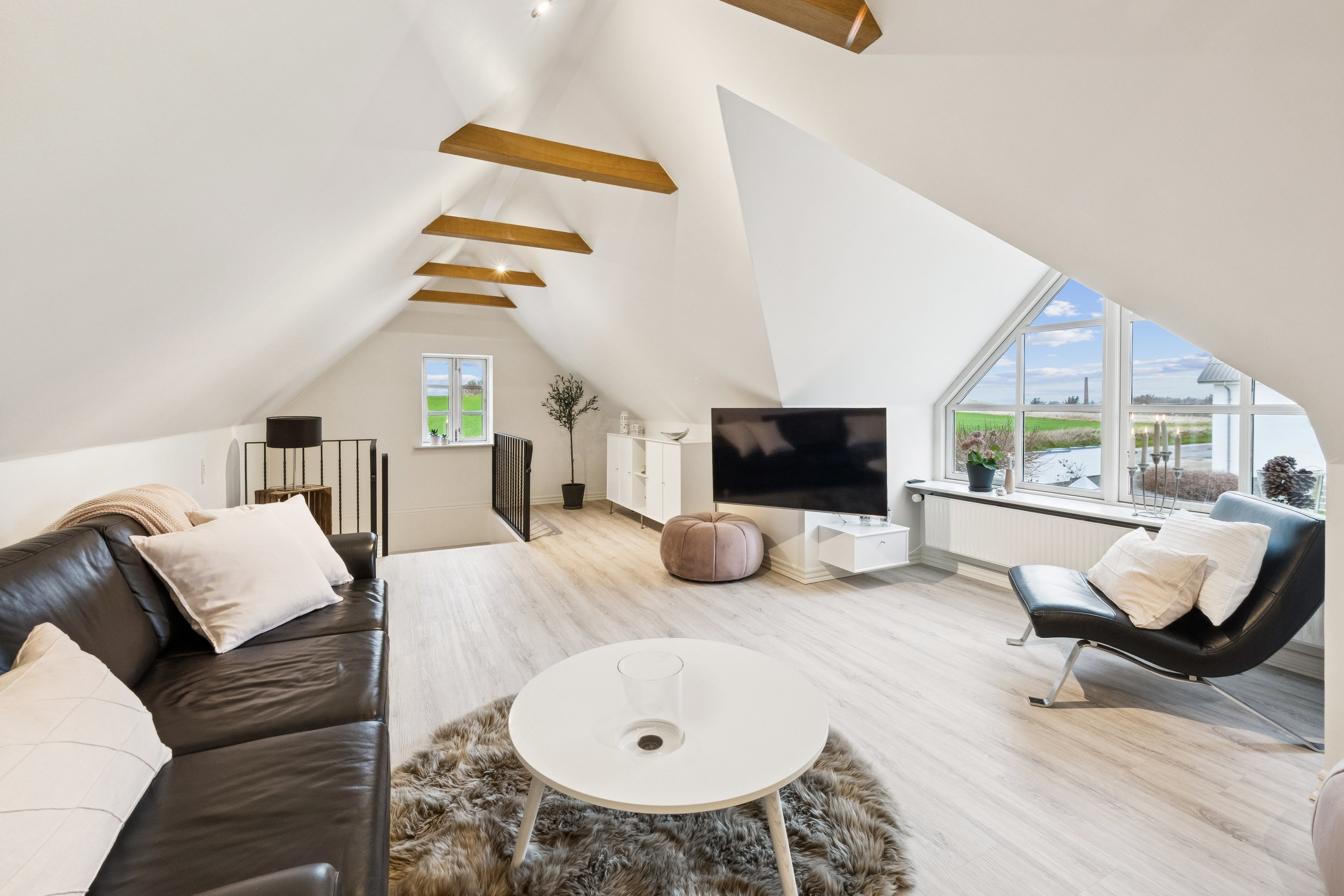 Fremhævet stue billede i fuldskærmstilstand. Billede af Heden 28, Rødding, 7860 Spøttrup